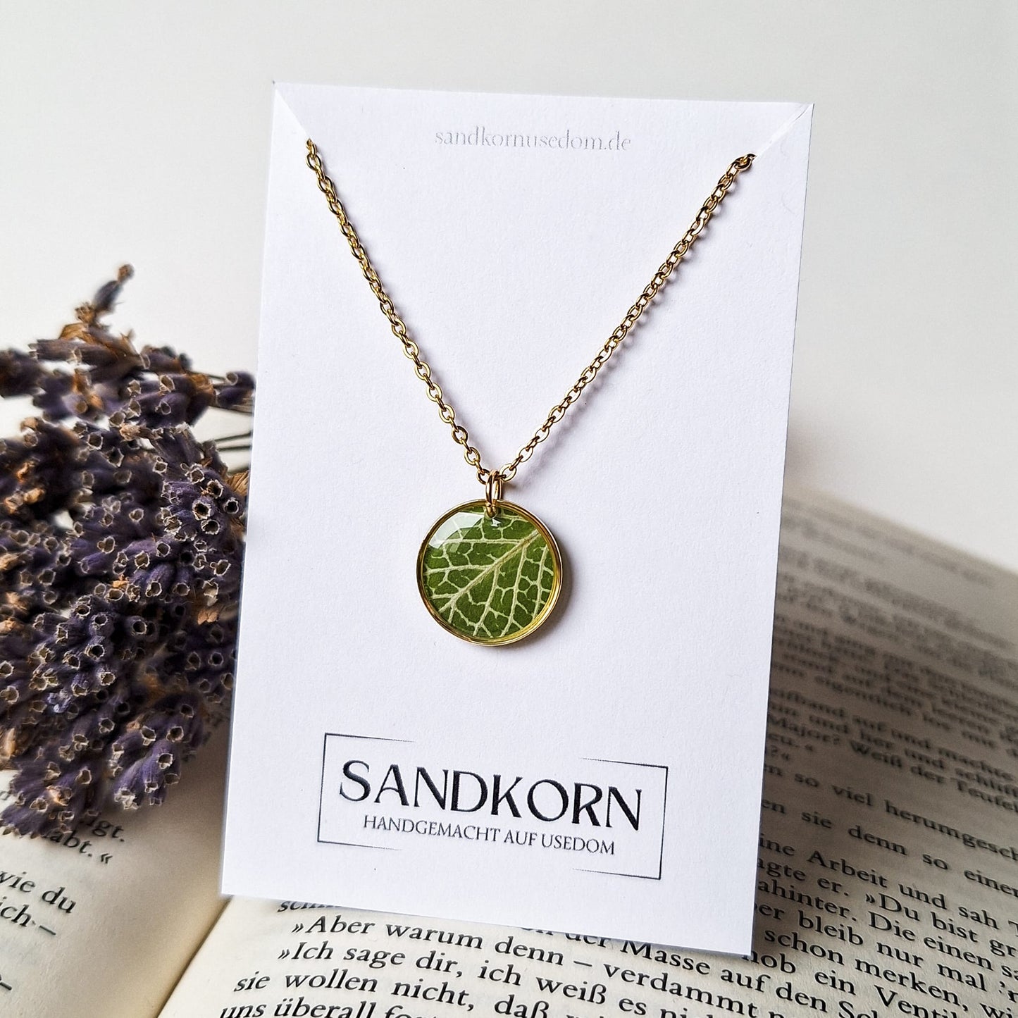 Kette mit Fittonia-Blatt - SANDKORN Usedom