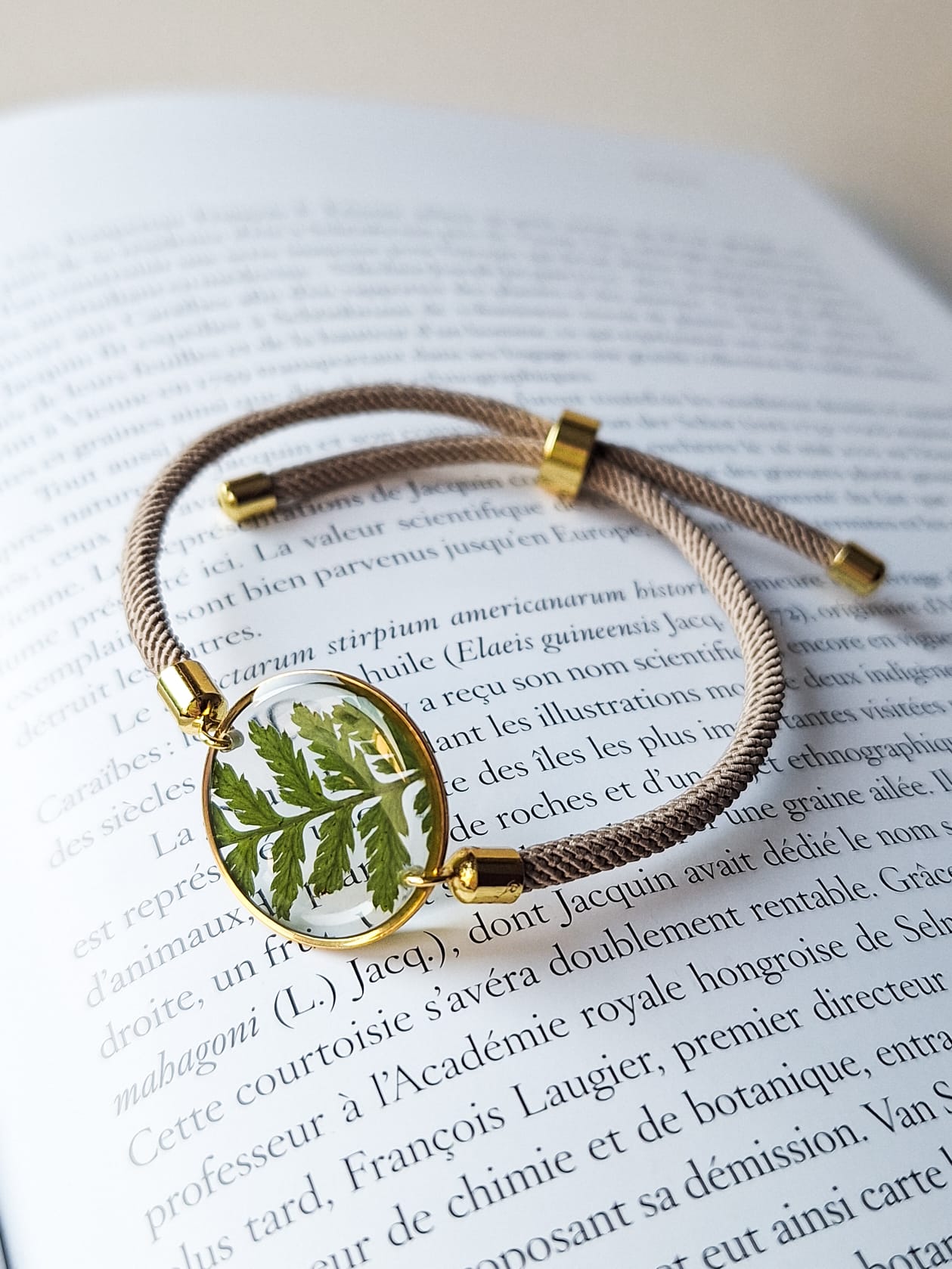 Armband mit Farnblatt