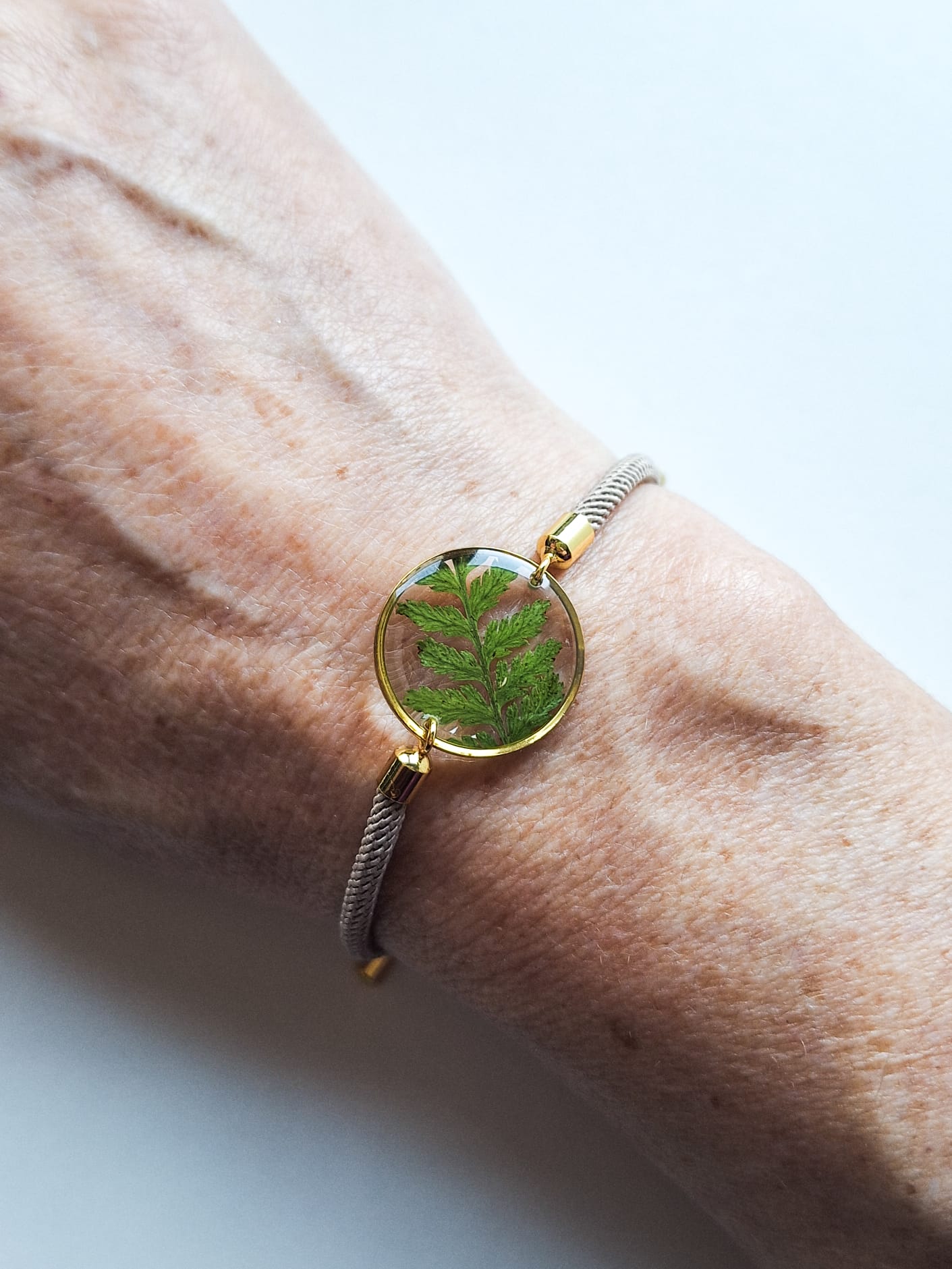 Armband mit Farnblatt