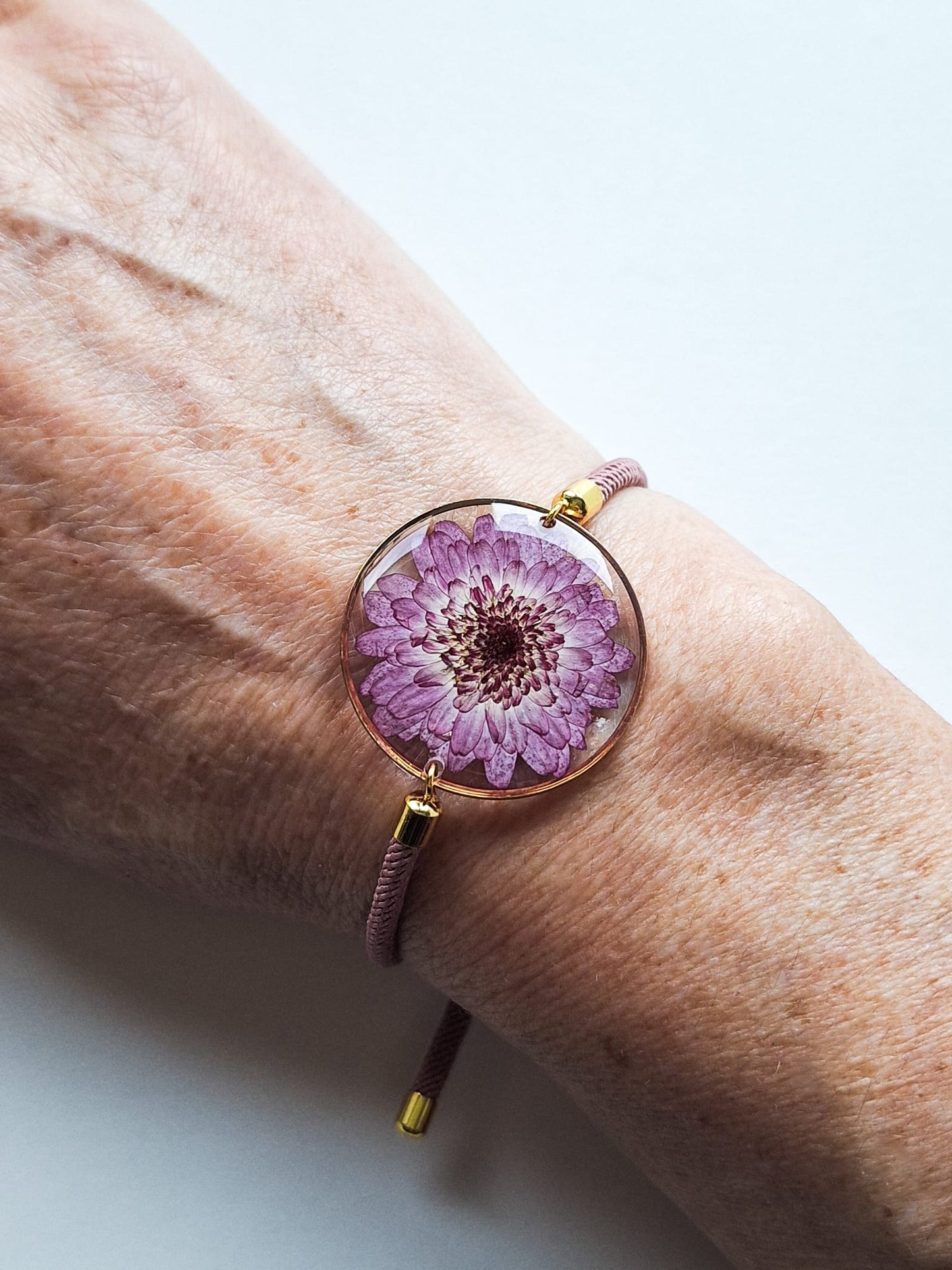 Armband mit Chrysantheme