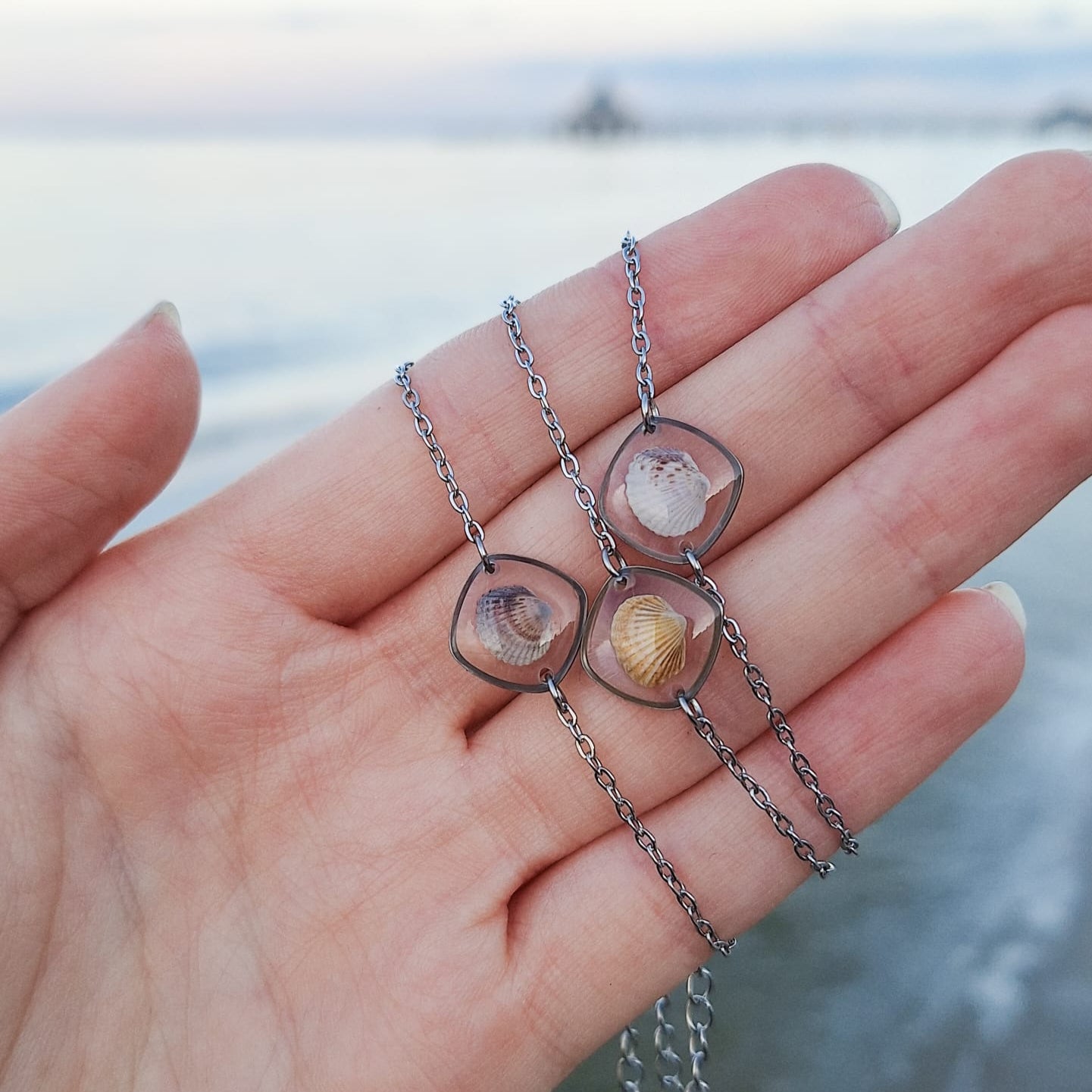 Armbänder mit echten Muscheln aus der Ostsee | Usedom Schmuck