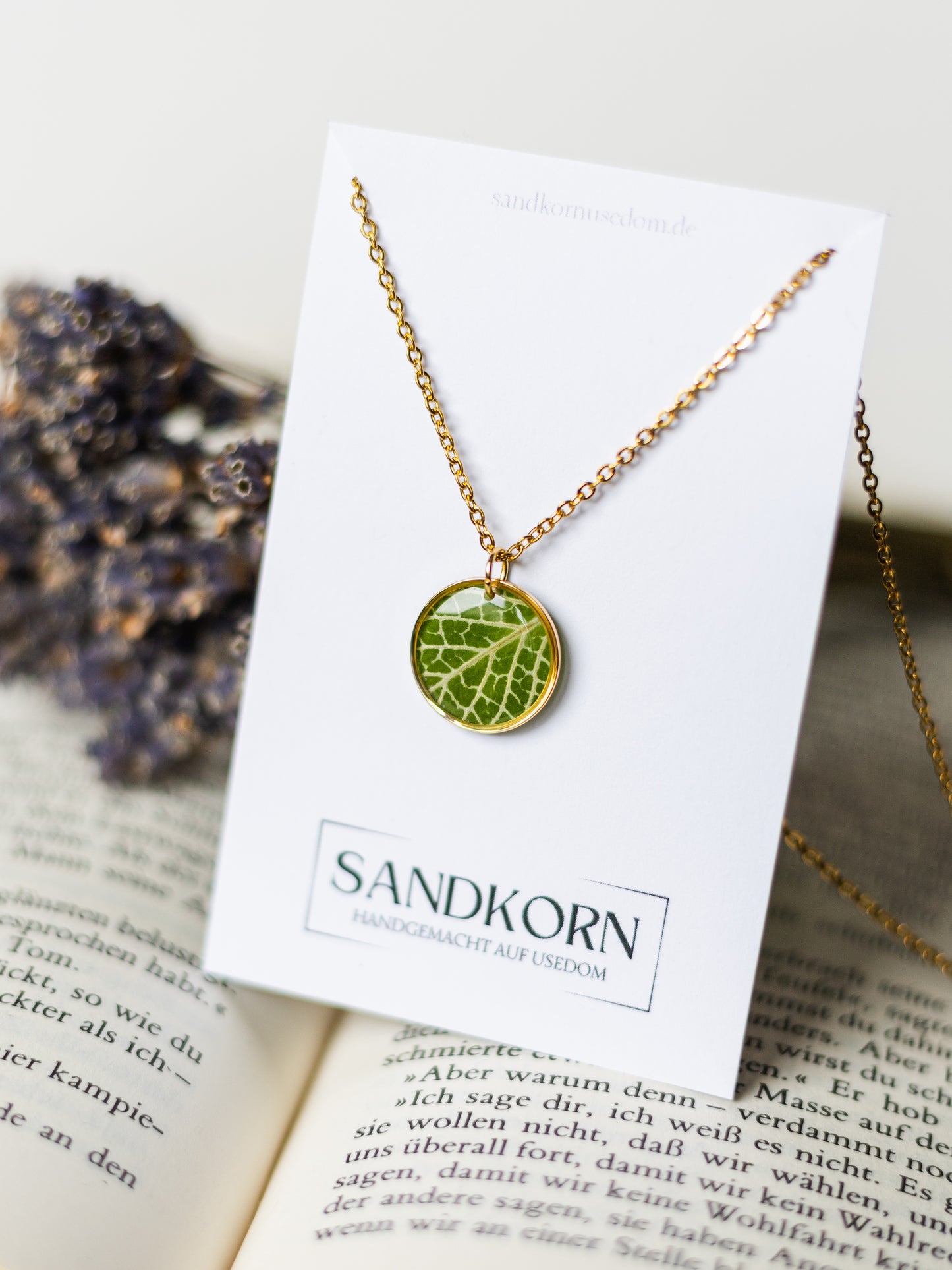 Kette mit Fittonia-Blatt - SANDKORN Usedom