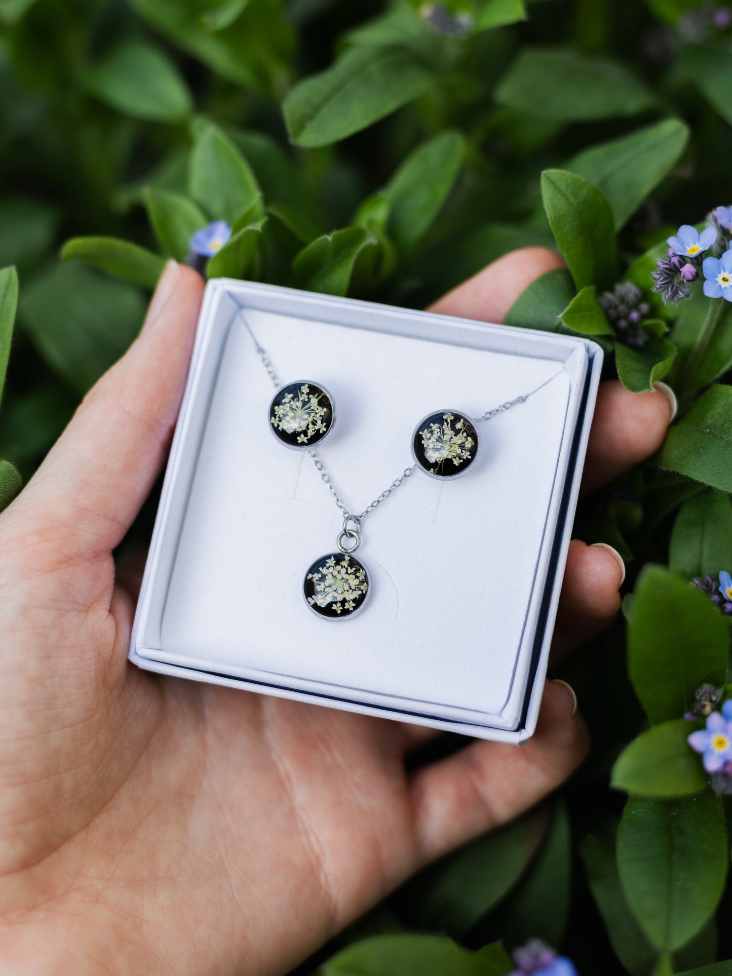 Schmuckset mit echten, winzigen Blüten | Geschenke zum Muttertag | Sandkorn Usedom | Schmuck Usedom | Naturschmuck | Schmuck mit Blumen
