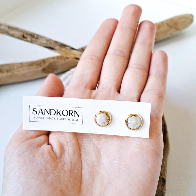 Muschel-Stecker - Gold 10 mm - SANDKORN Usedom