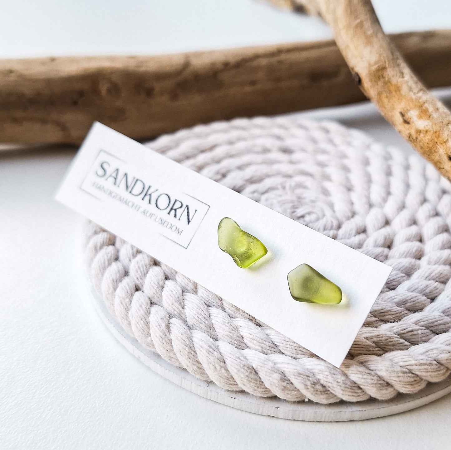 Seeglas-Stecker - Olive - SANDKORN Usedom 