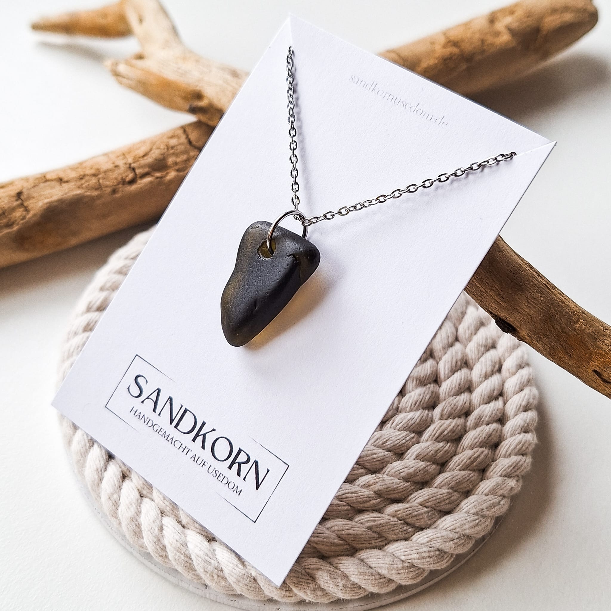 Seeglas-Kette - Schwarzes "Piratenglas"