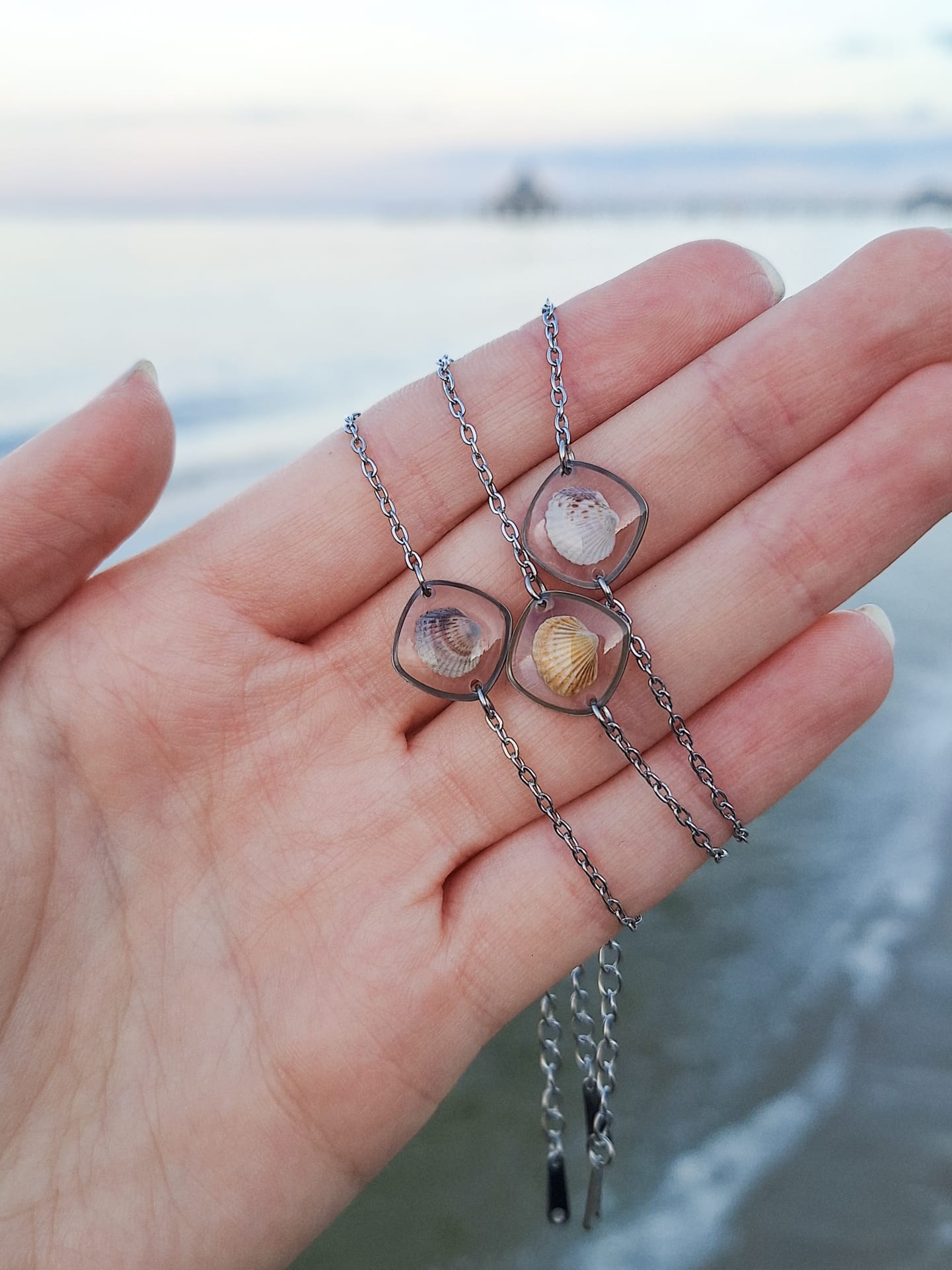 Armbänder mit echten Muscheln aus der Ostsee | Usedom Schmuck