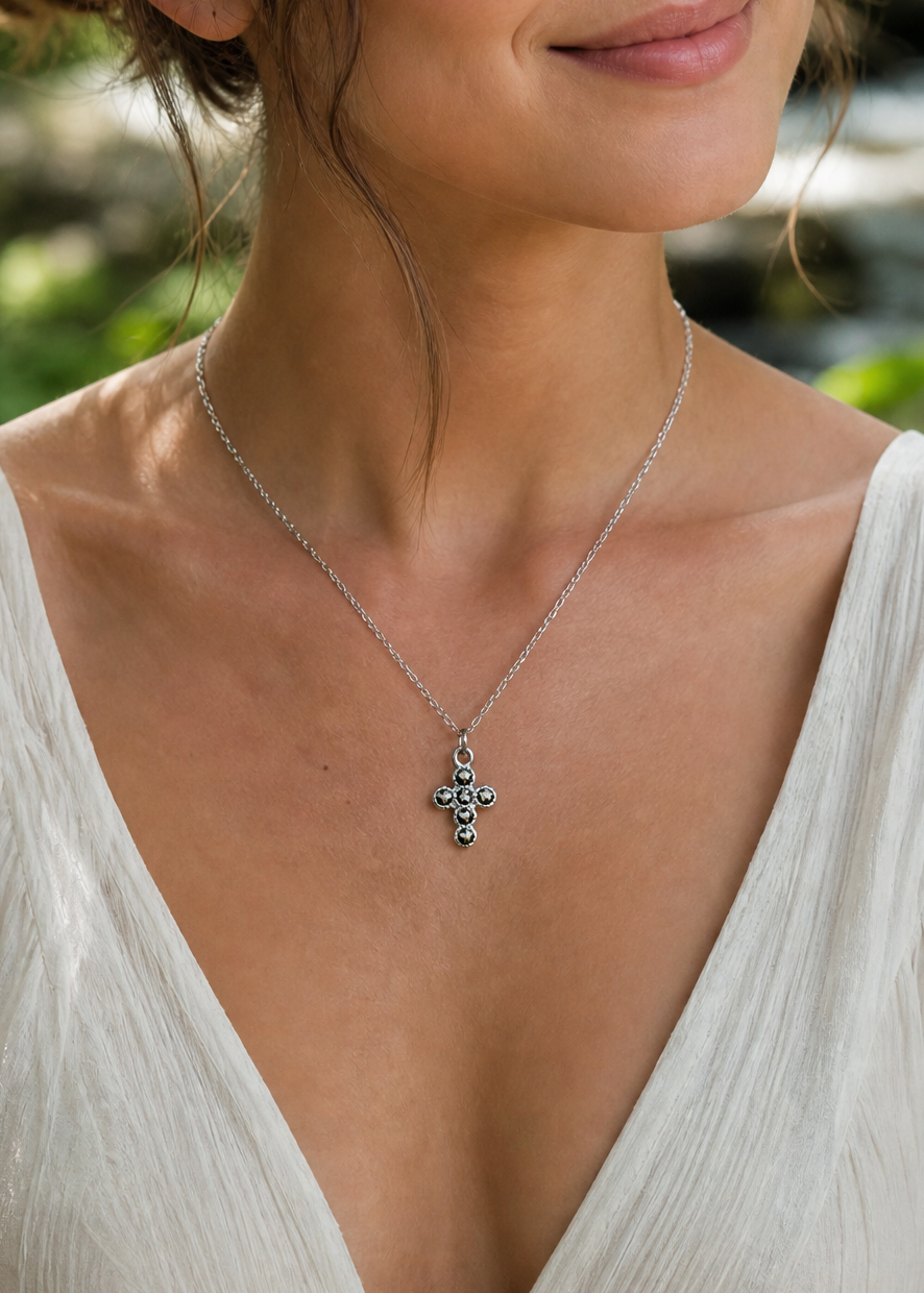 Dezente Halskette mit Kreuz und echten Blüten | Schmuck mit Pflanzen | Sandkorn Usedom | Gebetskette mit Pflanzen | Edelstahl Halskette Kreuz | Gothic Schmuck | Christlicher Schmuck