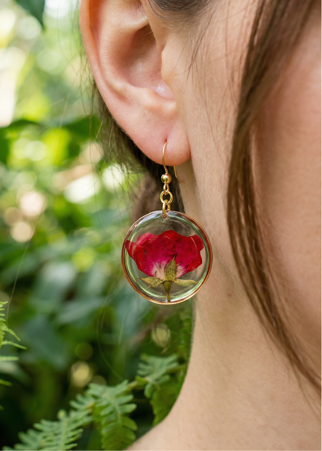 Einzigartige Ohrringe mit echten Rosen | Usedom Schmuck | Hypoallergener Schmuck | Rote Rosen | Nickelfreie Ohrringe | Blumenschmuck