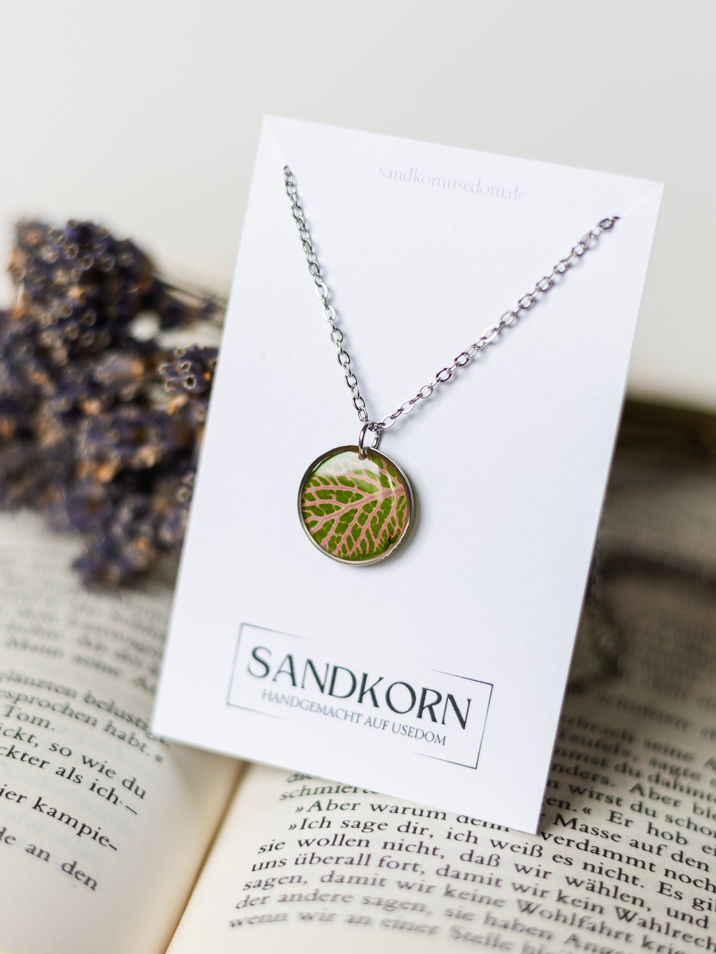 Kette mit Fittonia-Blatt - SANDKORN Usedom 