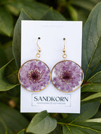 Statement-Ohrringe mit echten Chrysanthemen | Usedom Schmuck | Blumenschmuck | Blumenohrringe | Naturschmuck | Ohrringe mit Blumen