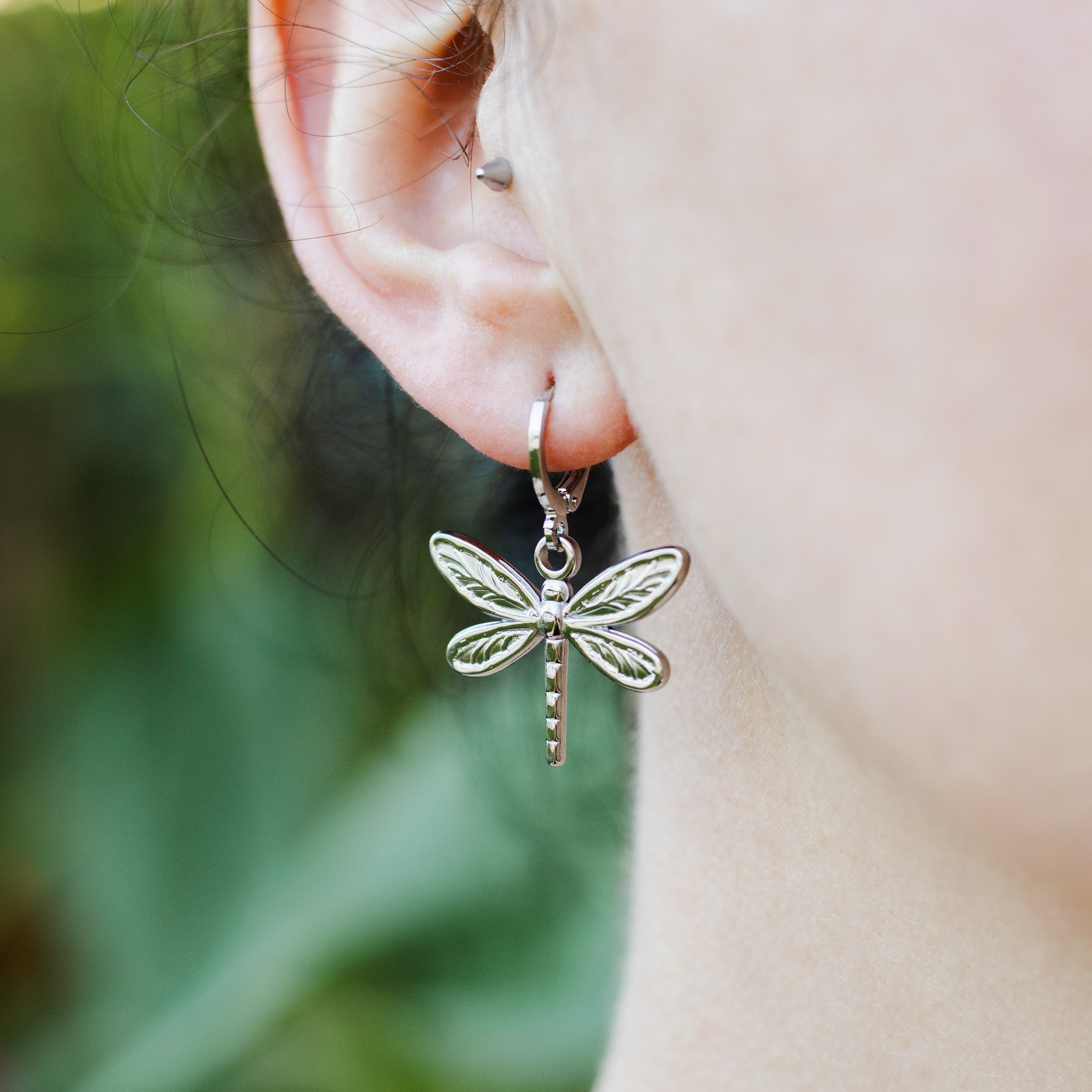Earrings with pansies