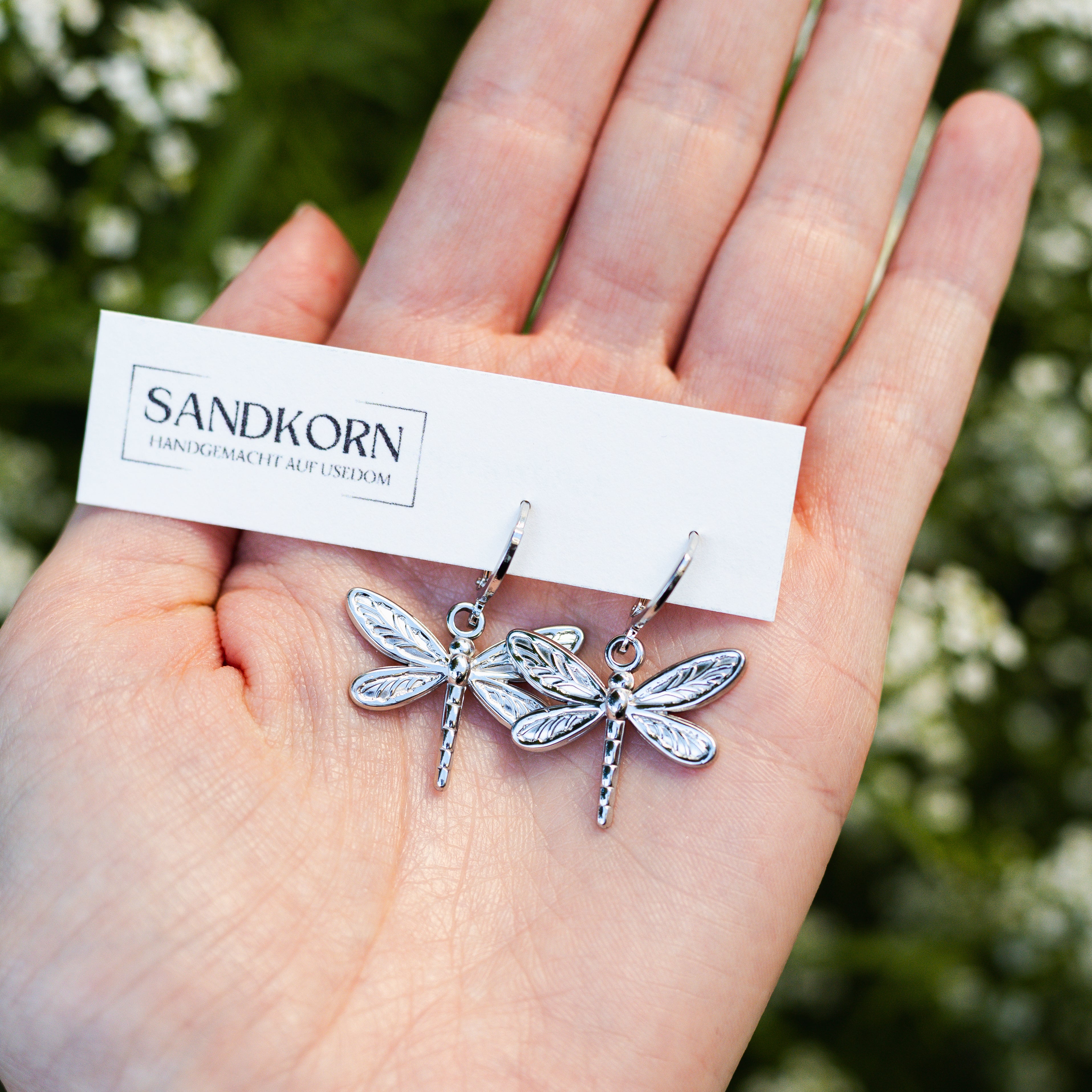 Earrings with pansies