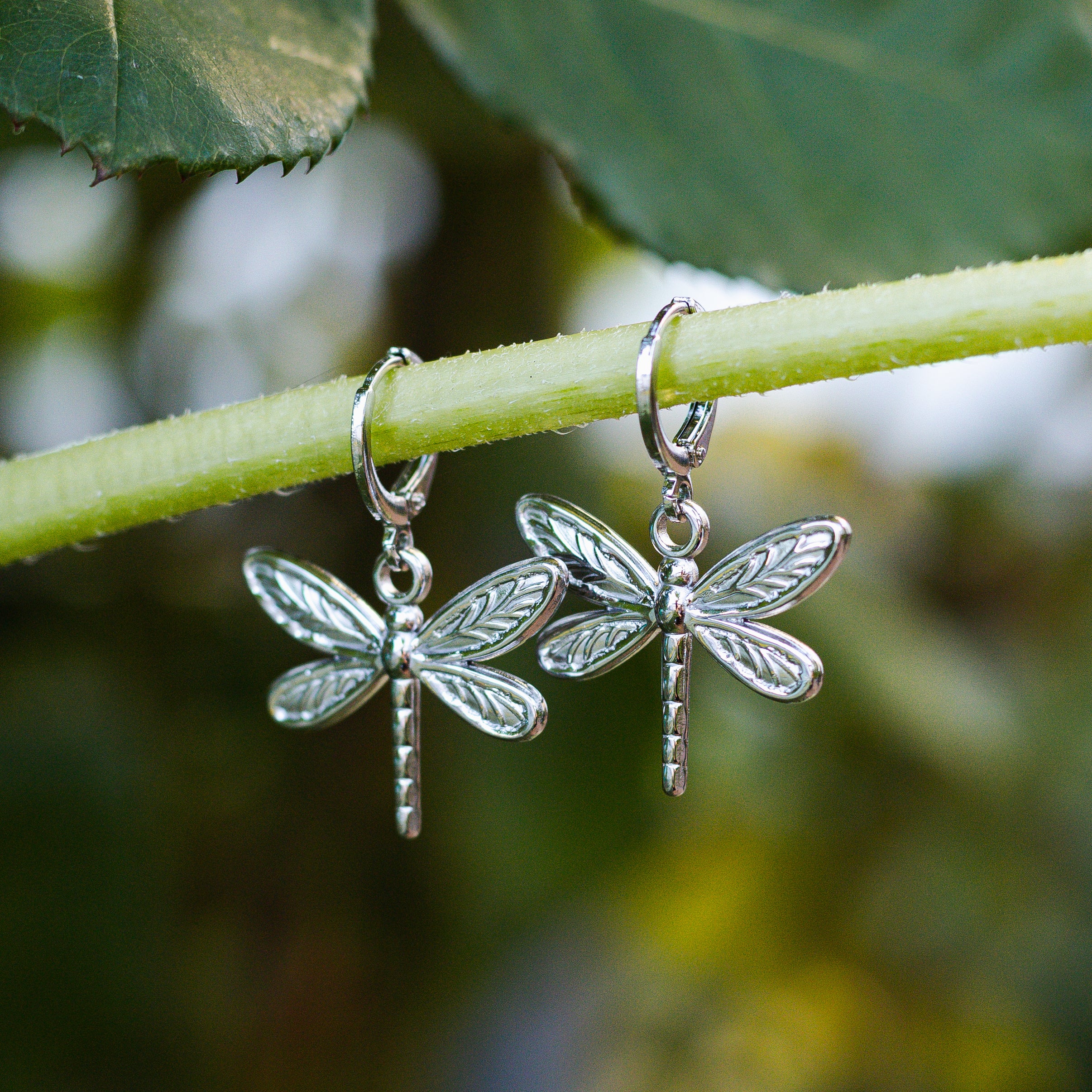 Earrings with pansies