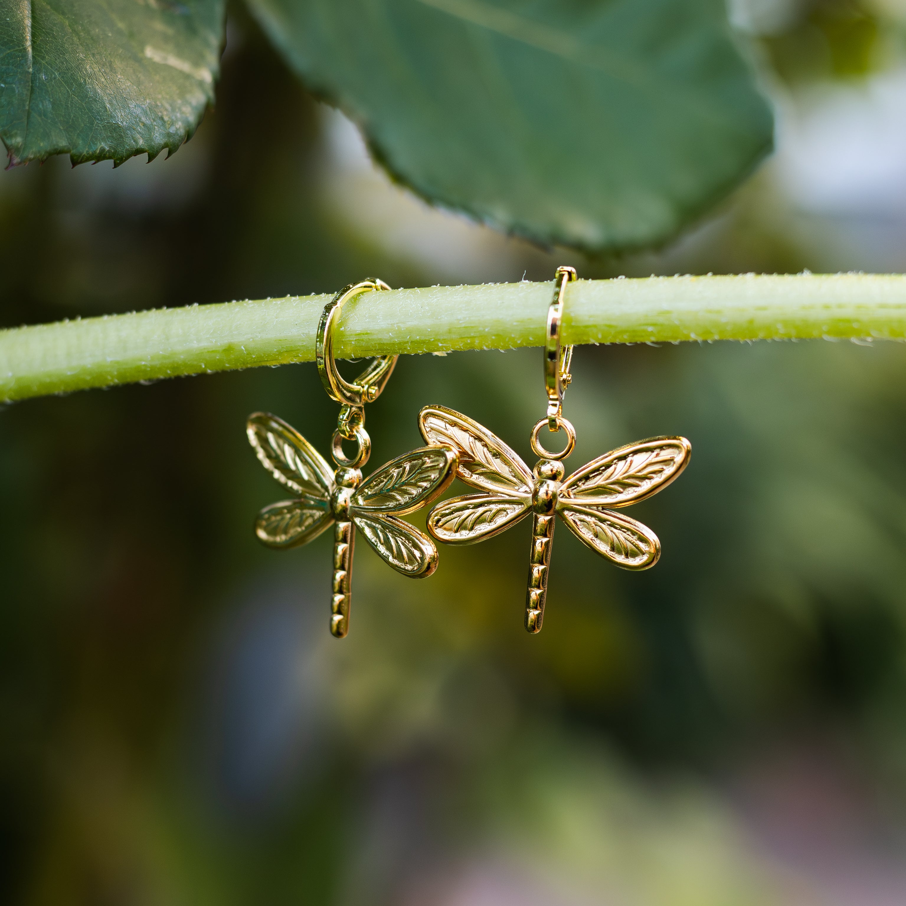 Earrings with pansies