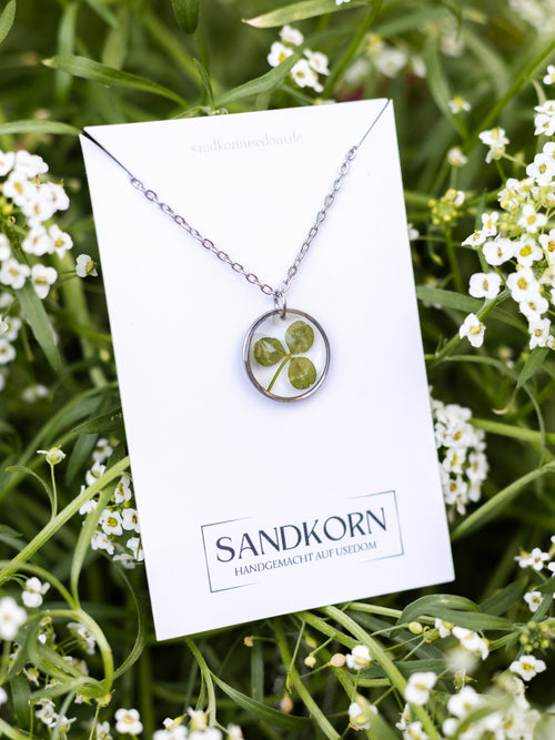 Naszyjnik z liściem koniczyny