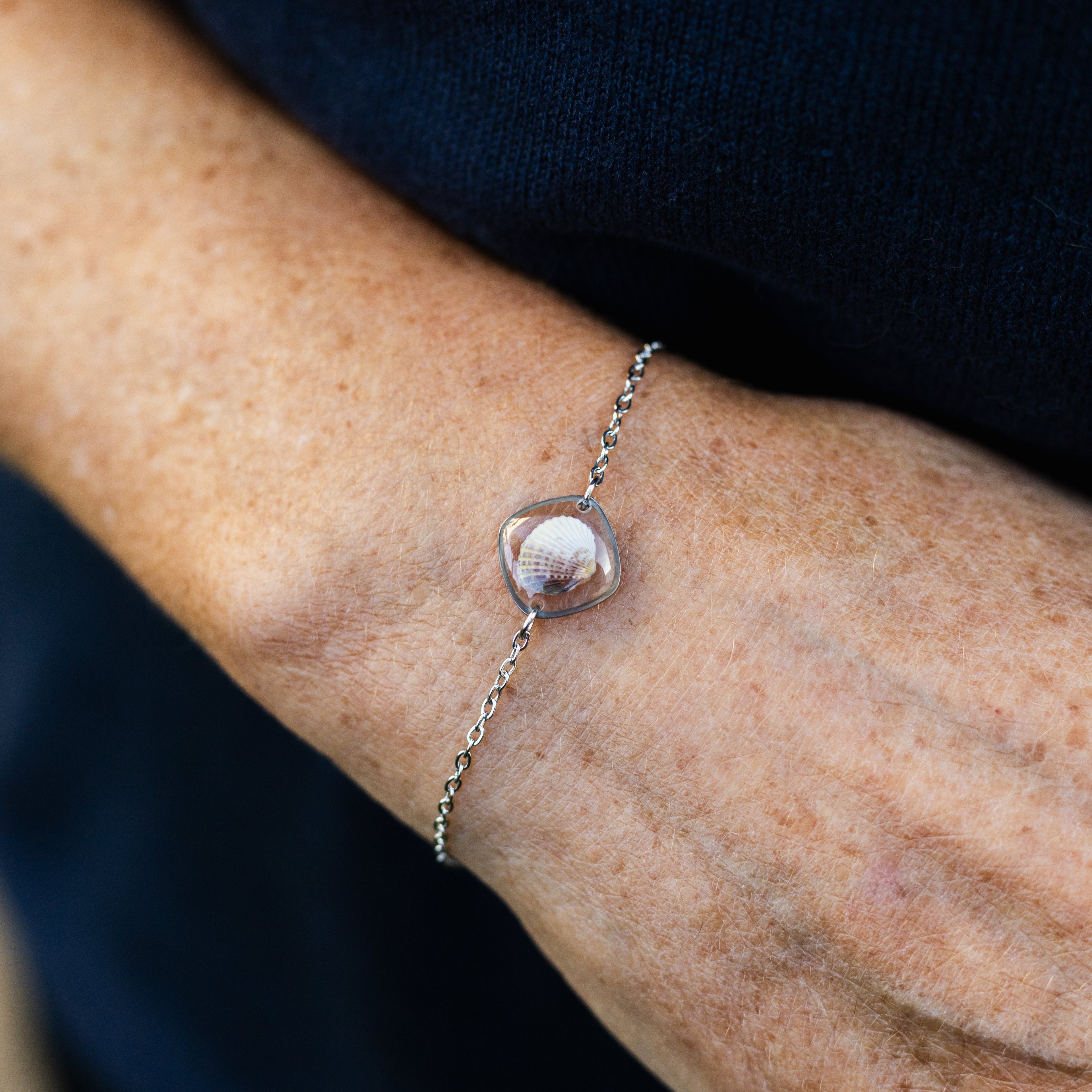 Armbänder mit echten Muscheln aus der Ostsee | Usedom Schmuck