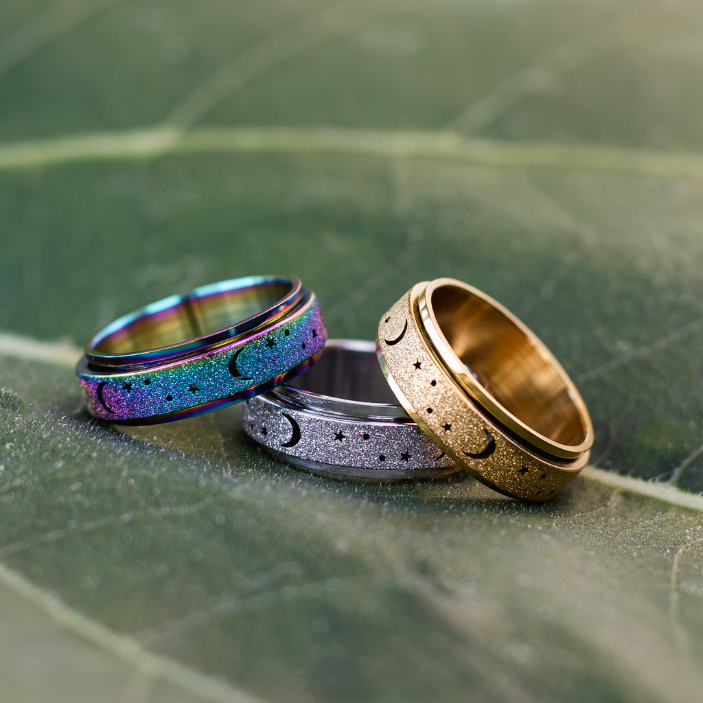 Drehbarer Ring mit Mond und Sternen