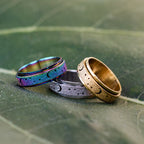 Drehbarer Ring mit Mond und Sternen