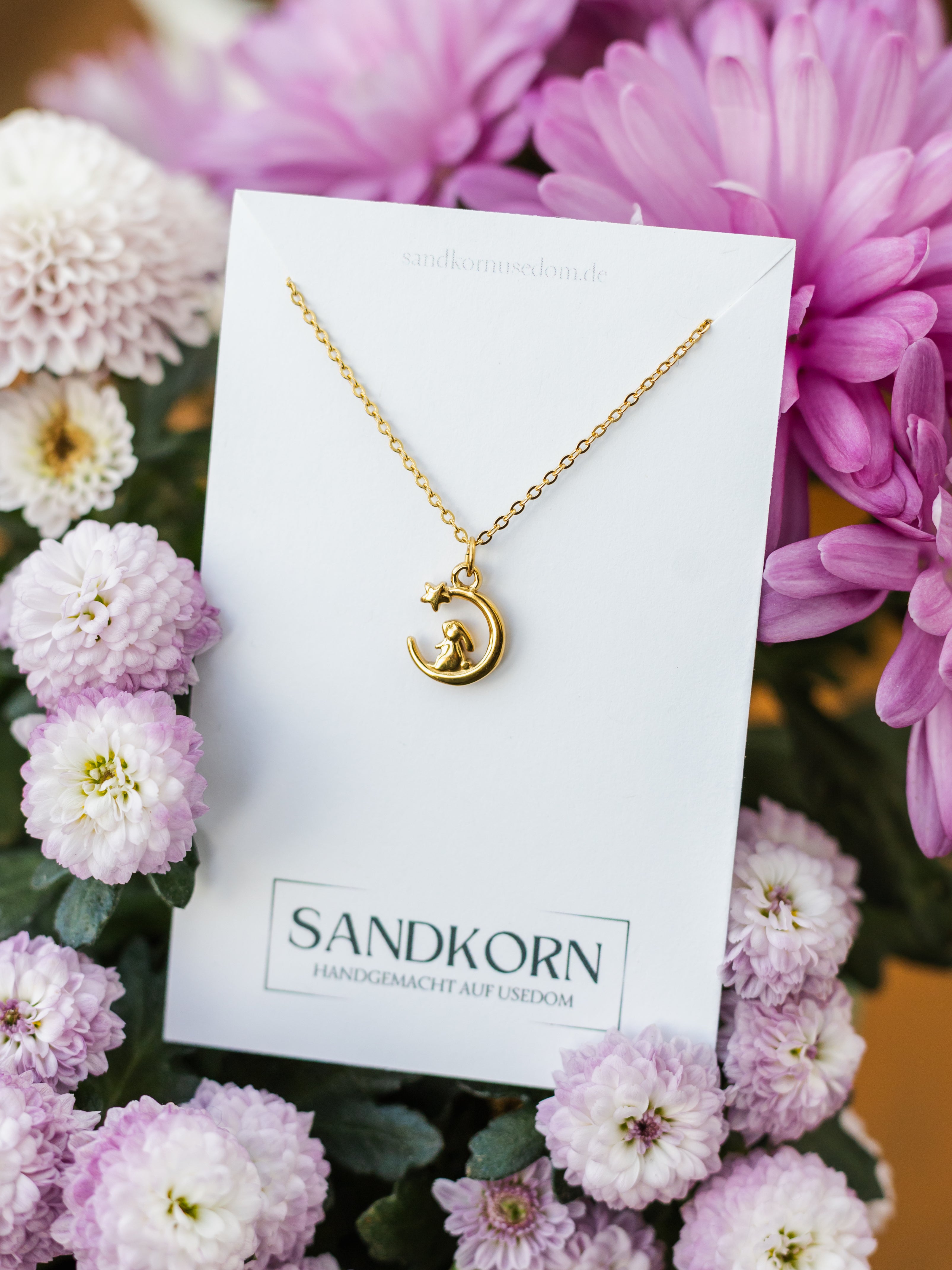Vergoldete Halskette mit Hase und Mond | Schmuck für Kinder | Usedom Schmuck | Kinder Weihnachtsgeschenk