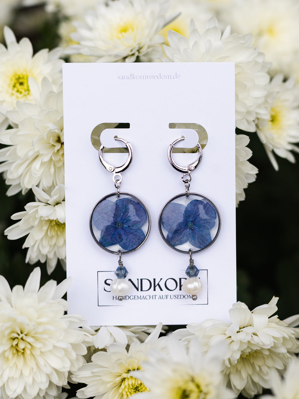 Ohrringe mit Hortensie und Süßwasserperle
