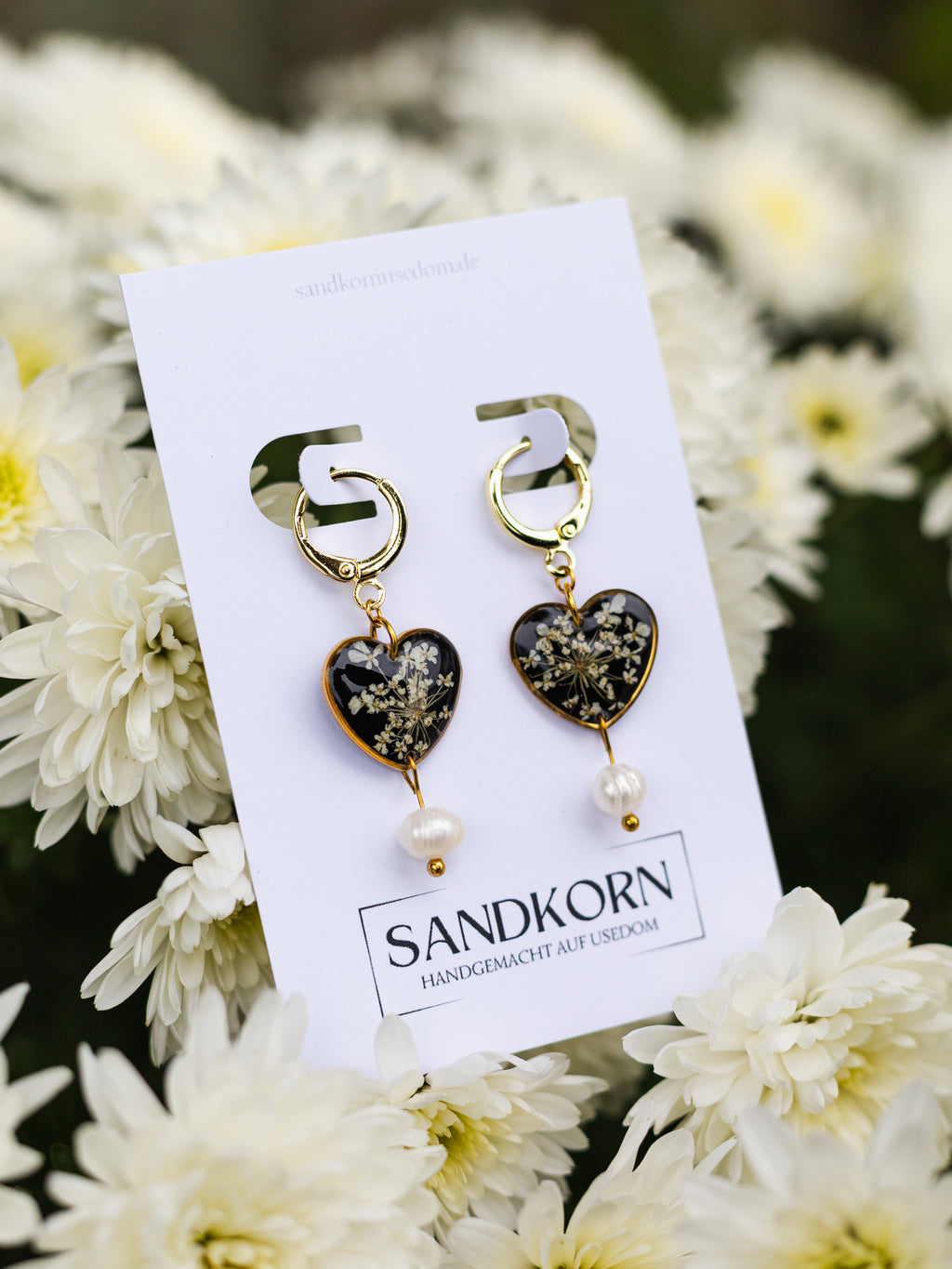 Ohrringe mit echten Blüten und Süßwasserperlen | Usedom Schmuck