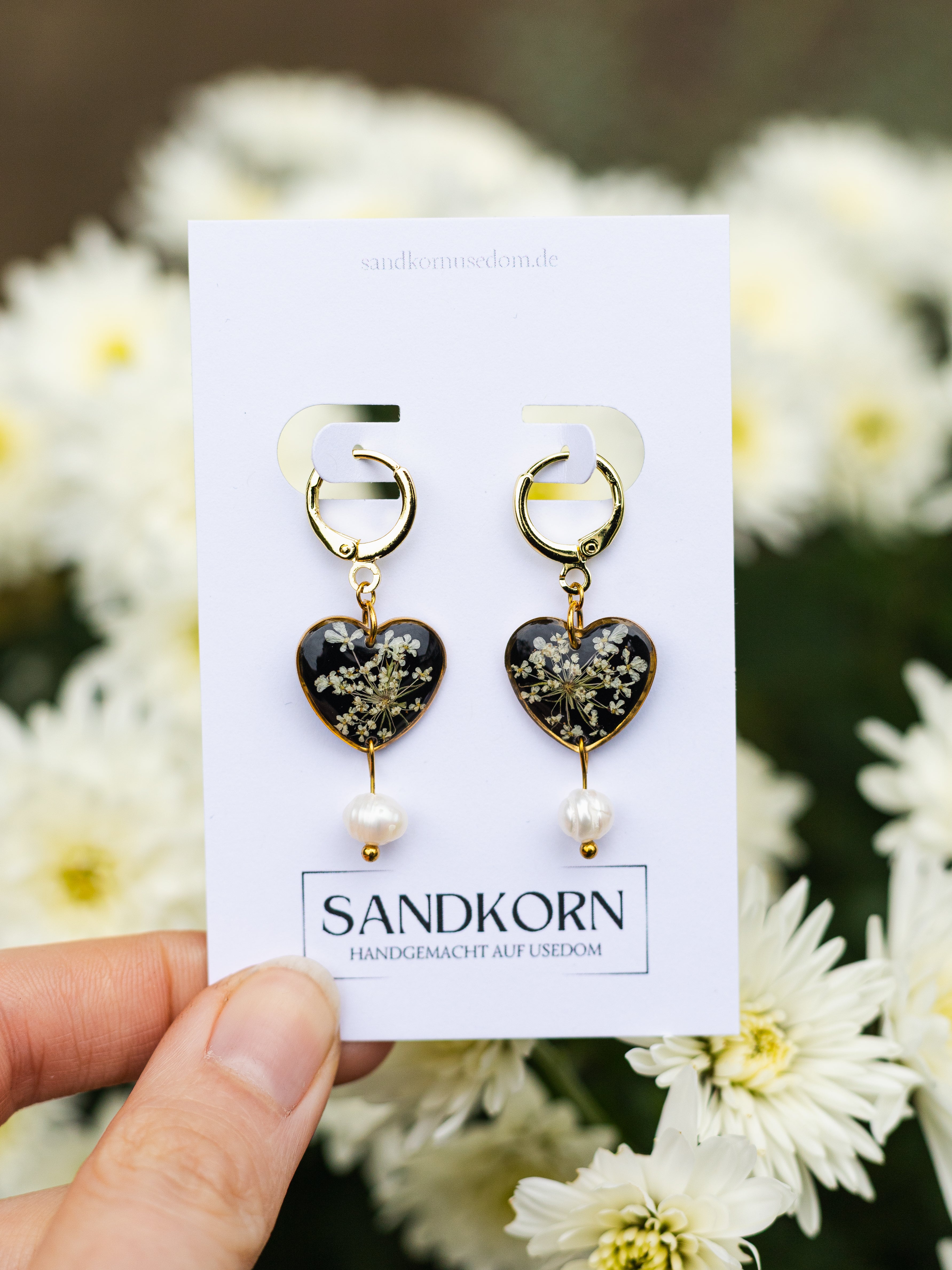 Ohrringe mit Wilder Möhre und Süßwasserperlen