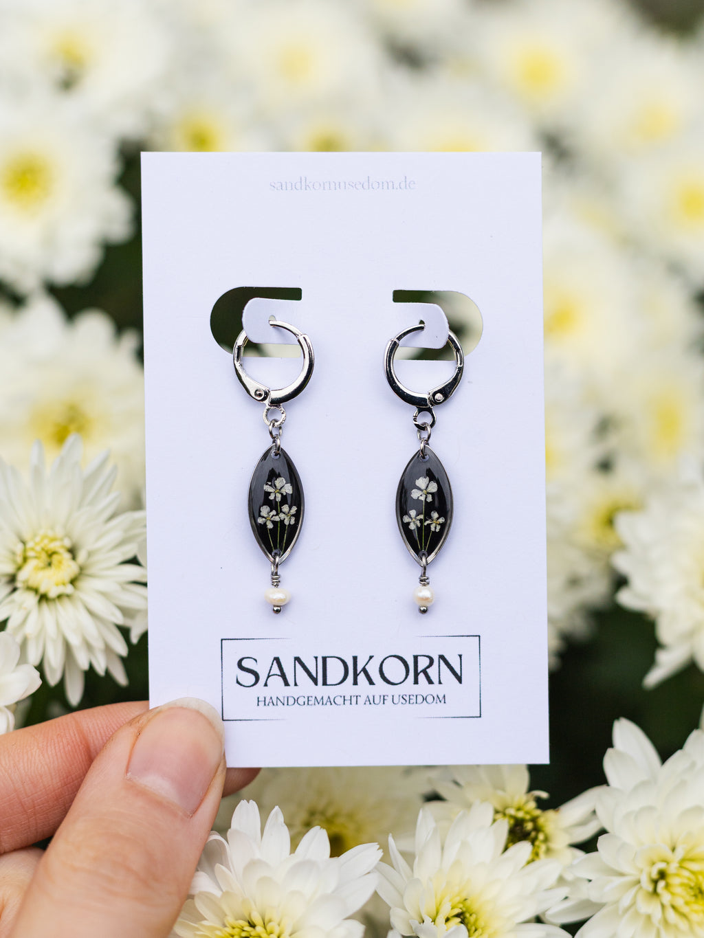 Ohrringe mit Wilder Möhre und Süßwasserperlen
