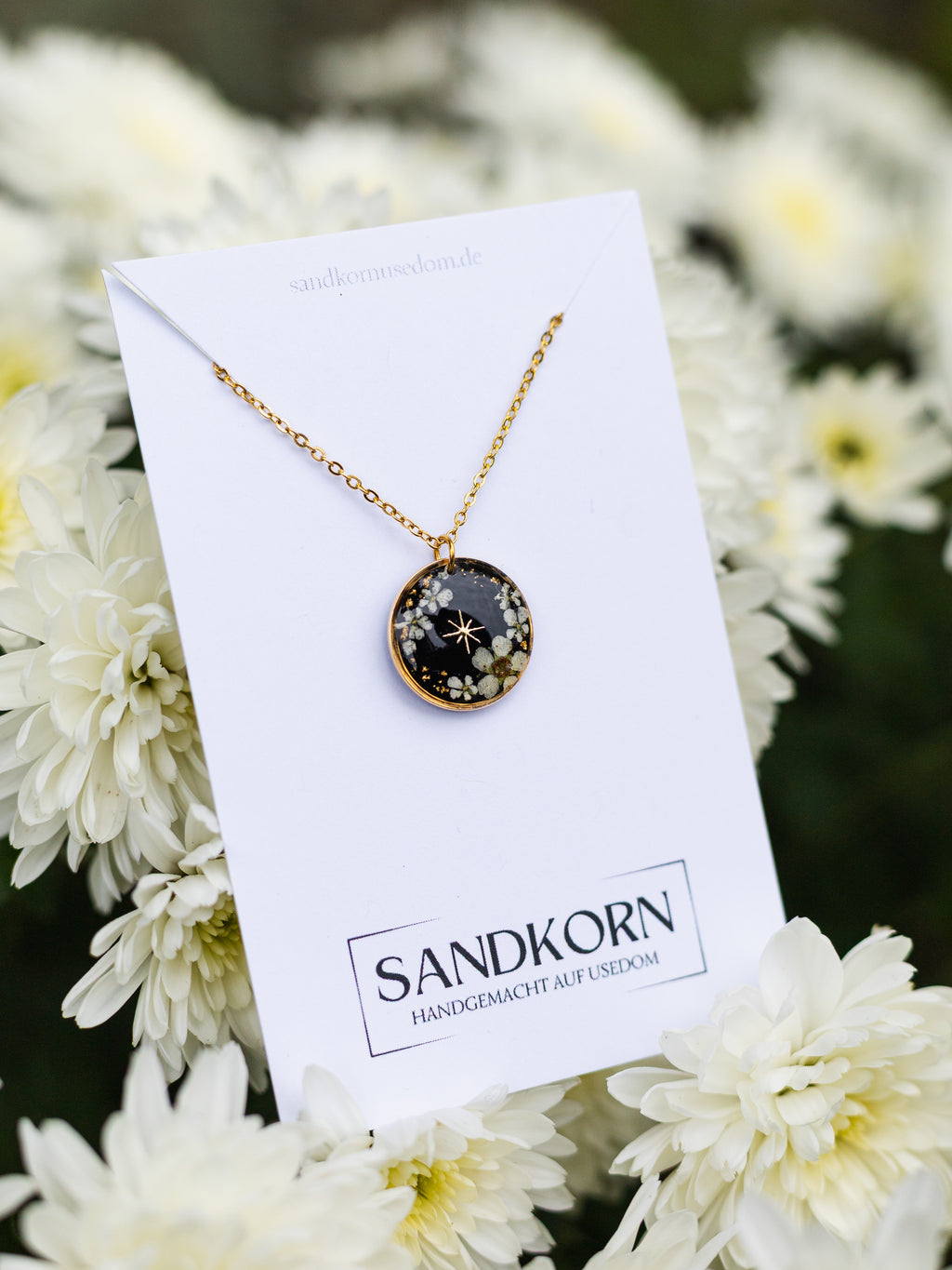 Halskette mit Stern, Spiere und Wilder Möhre