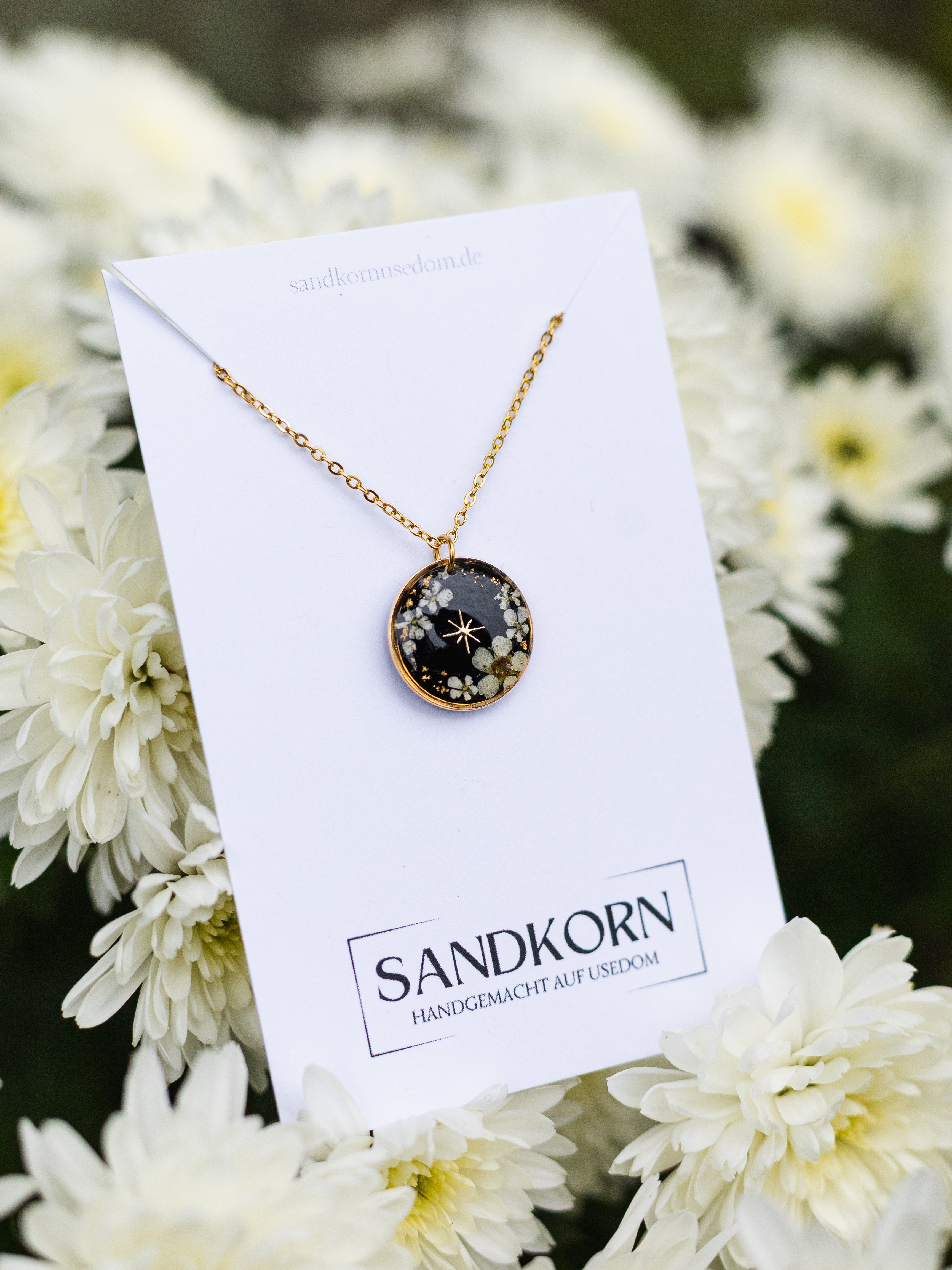 Halskette mit Stern, Spiere und Wilder Möhre