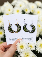 Schwarze Mond-Ohrringe mit echten Blüten | Usedom Schmuck | Gothic Schmuck | Witchy Jewelry | Halloween Schmuck