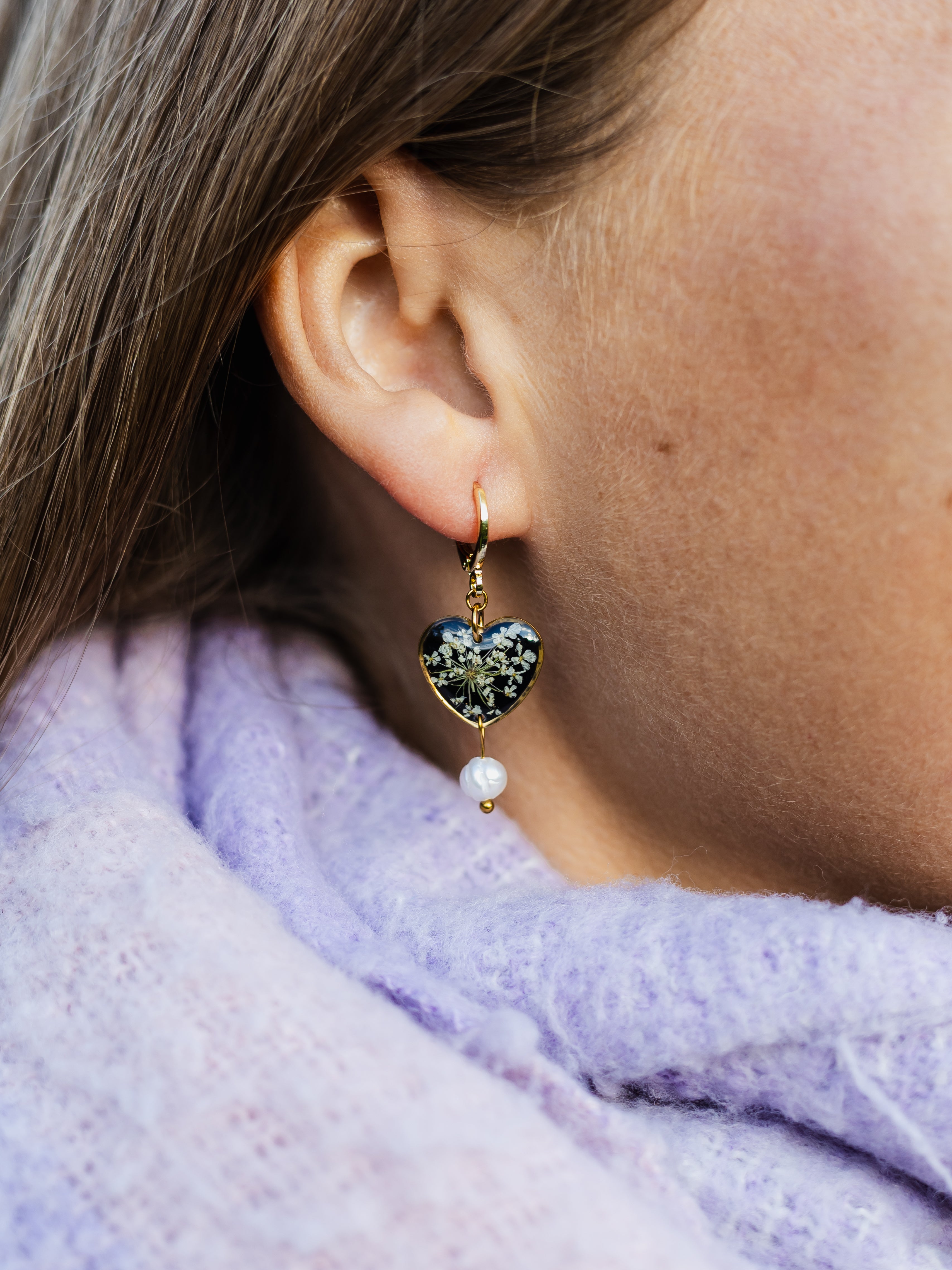 Ohrringe mit Wilder Möhre und Süßwasserperlen