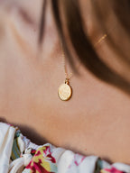 Exklusive Halskette mit detaillierter Strand-Gravur | Usedom Schmuck | Original SANDKORN Usedom | Ostsee Halskette | Ostsee Schmuck | Geschenk Ostsee | Schmuck Meer | Wasserfester Schmuck