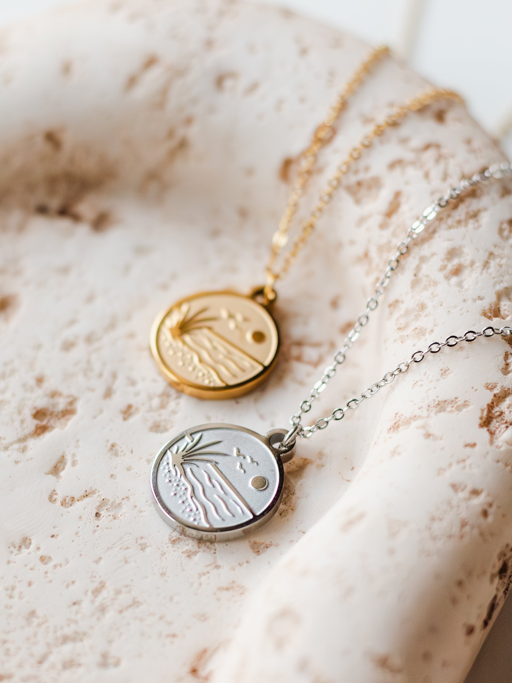 Halskette mit Strand-Gravur (Original SANDKORN Usedom)