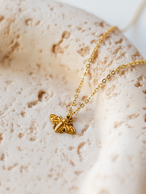 Naszyjnik z pszczołą