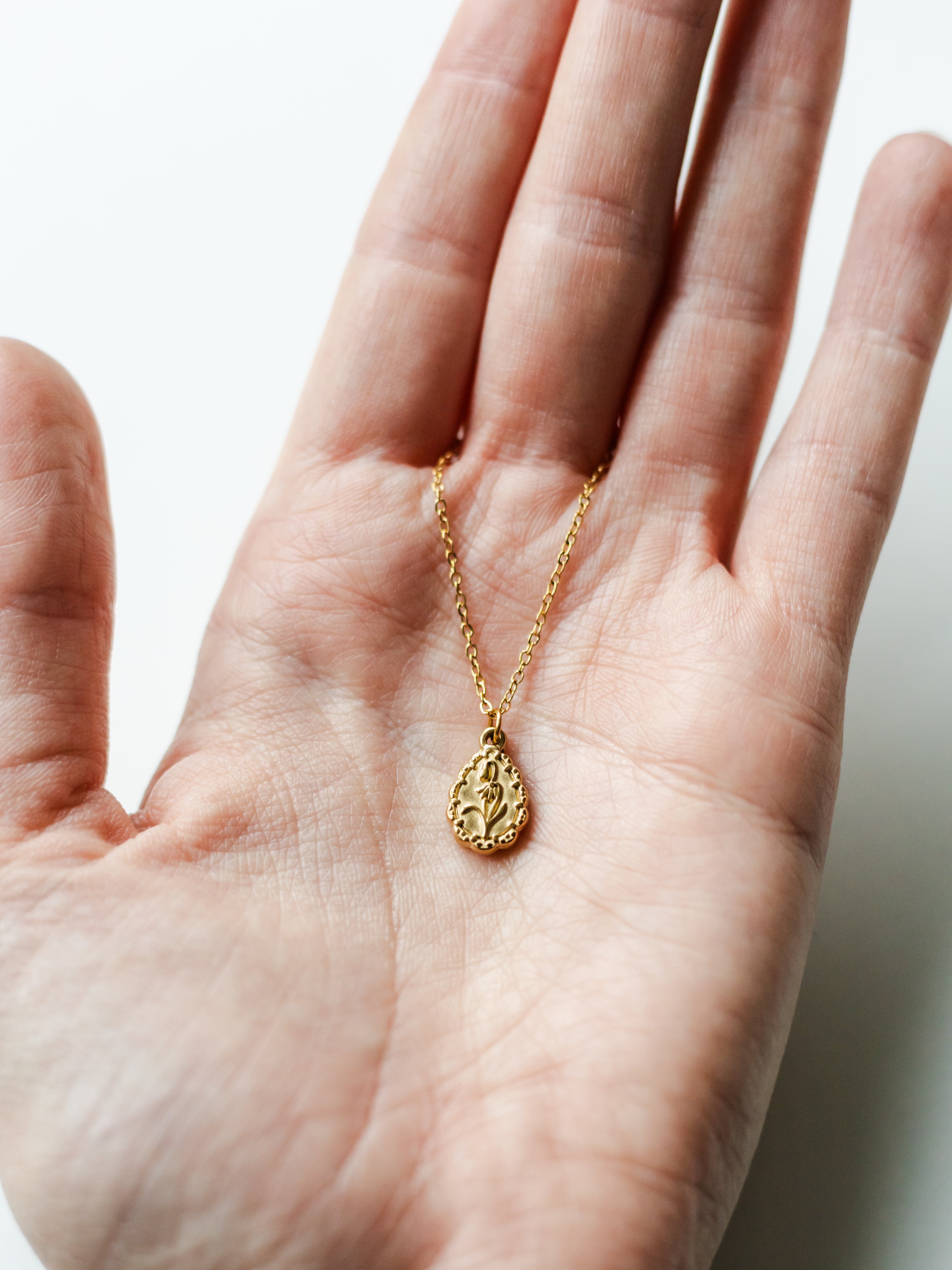 Halskette mit Schneeglöckchen