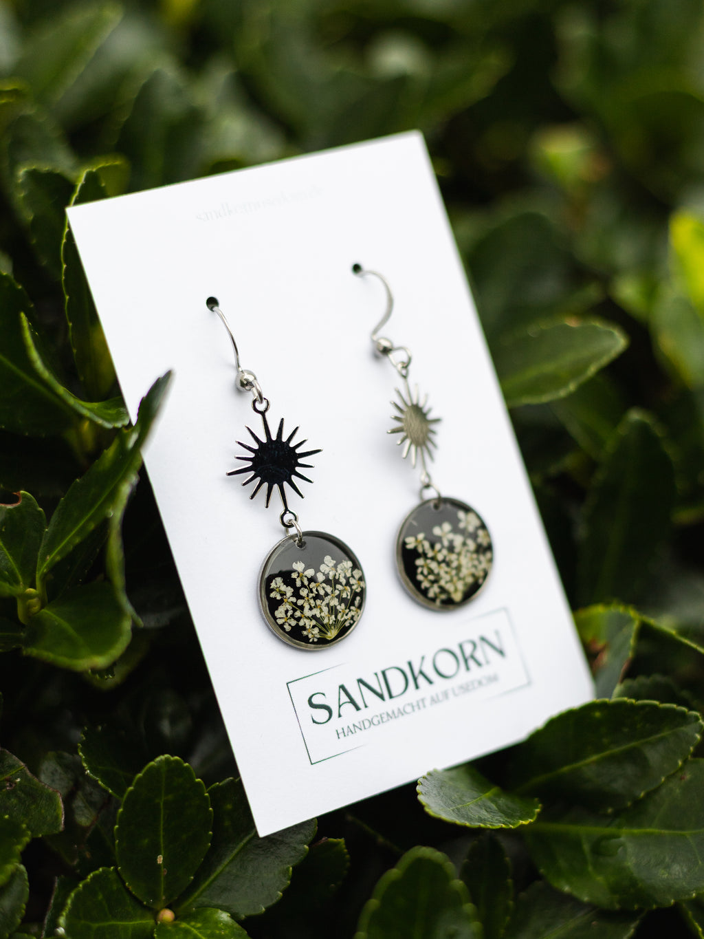 Ohrringe mit Wilder Möhre und Sonne