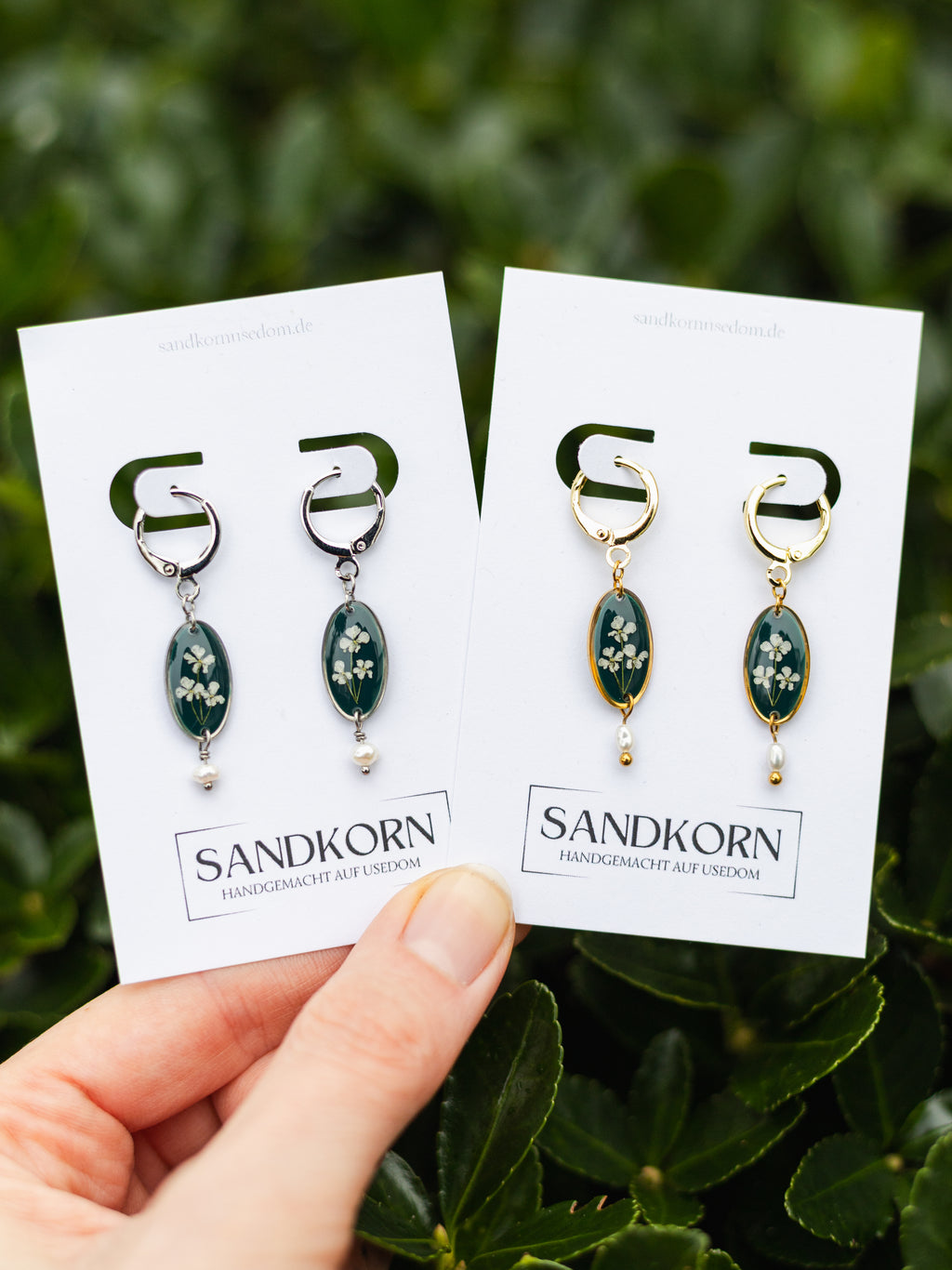 Grüne Ohrringe mit echten Blüten und Süßwasserperlen | Usedom Schmuck | Naturschmuck | Ohrringe mit Blumen