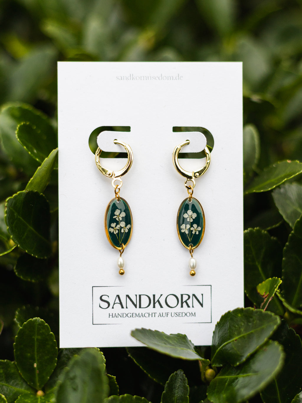 Grüne Ohrringe mit echten Blüten und Süßwasserperlen | Usedom Schmuck | Naturschmuck | Ohrringe mit Blumen