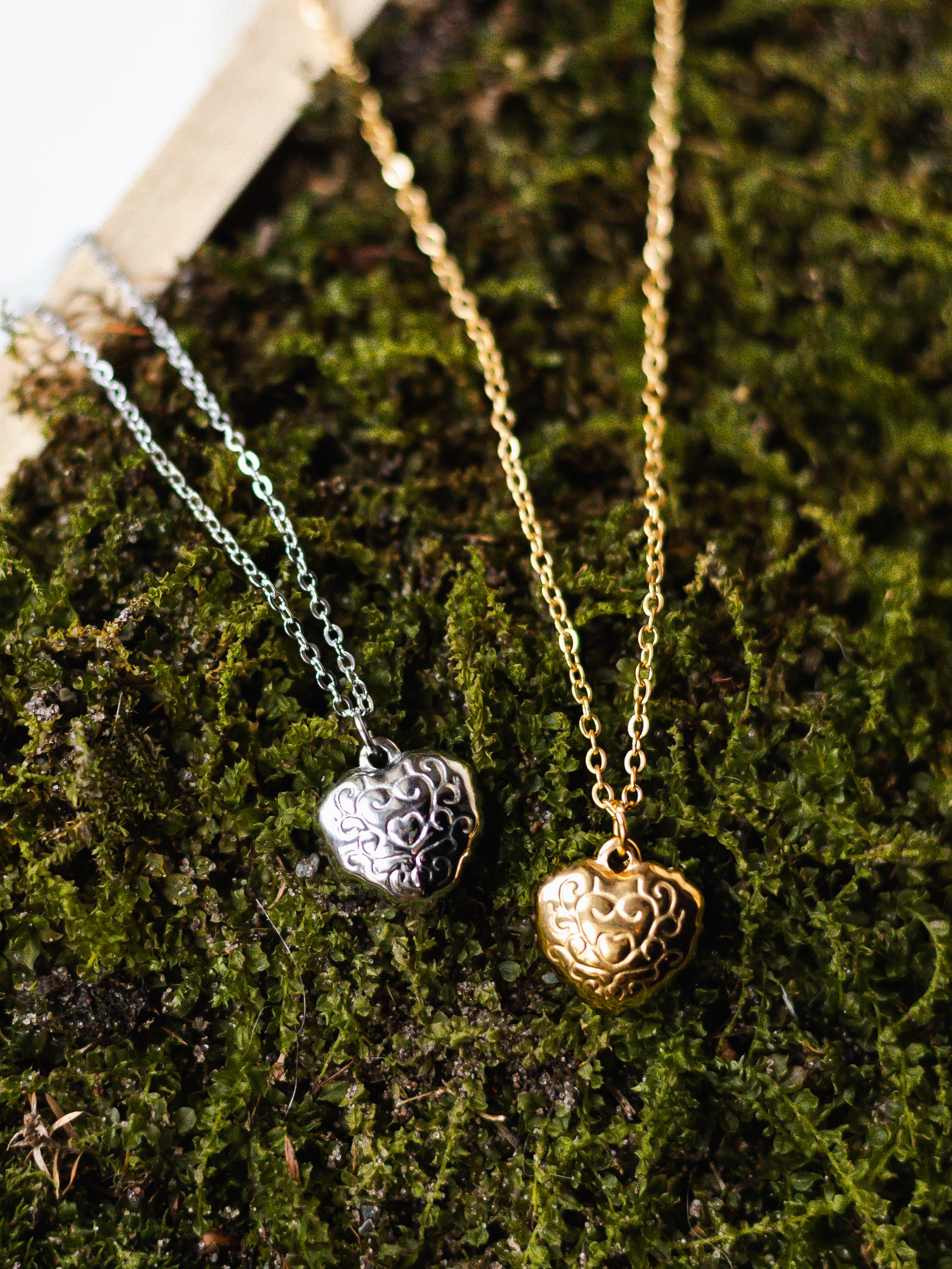 Romantische Halskette mit echten Blüten in einem Herz | Usedom Schmuck | Edelstahl Schmuck | Herz Anhänger | Herz Halskette | Blumenschmuck | Naturschmuck