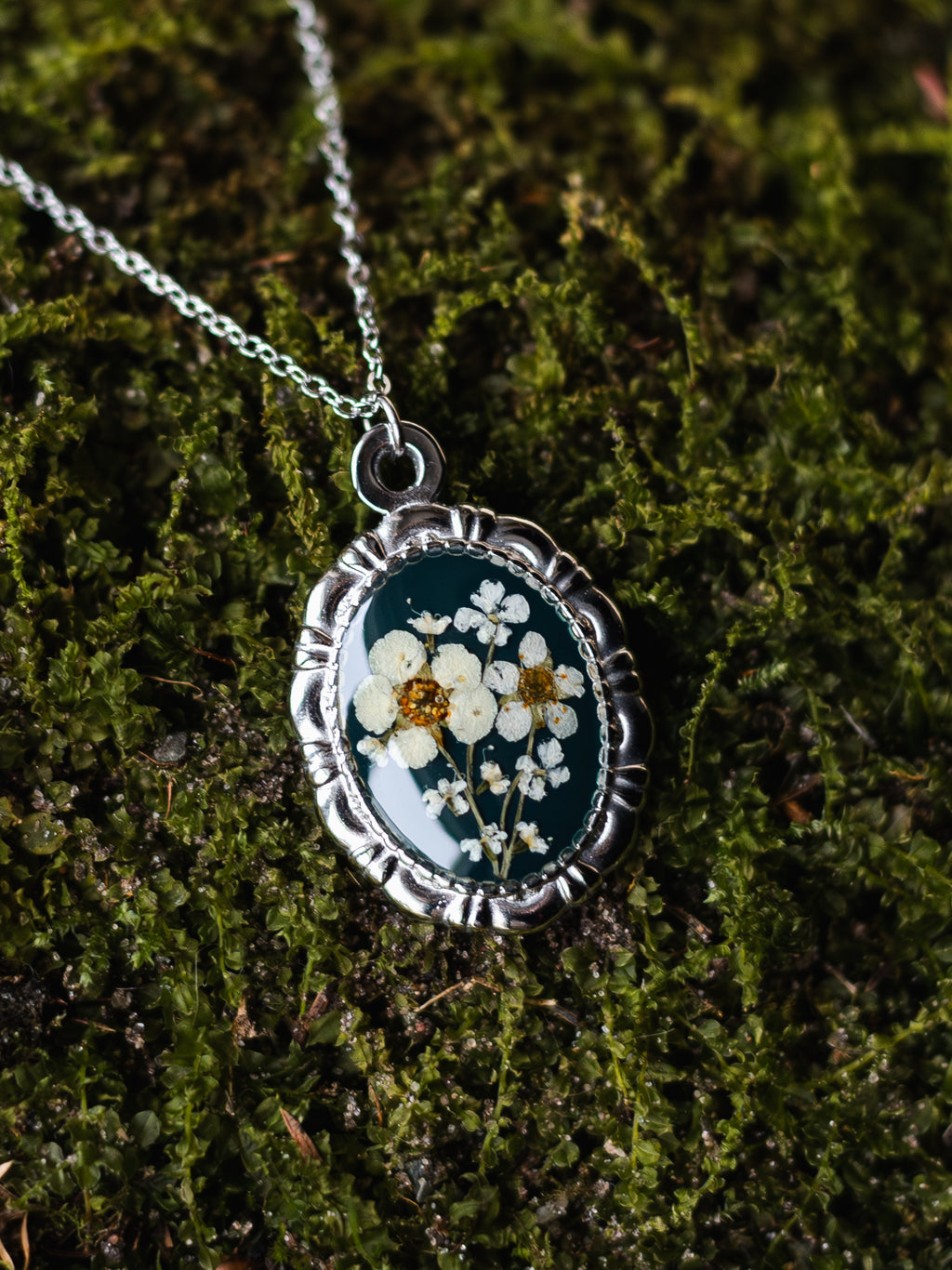 Halskette mit Spiere und Wilder Möhre