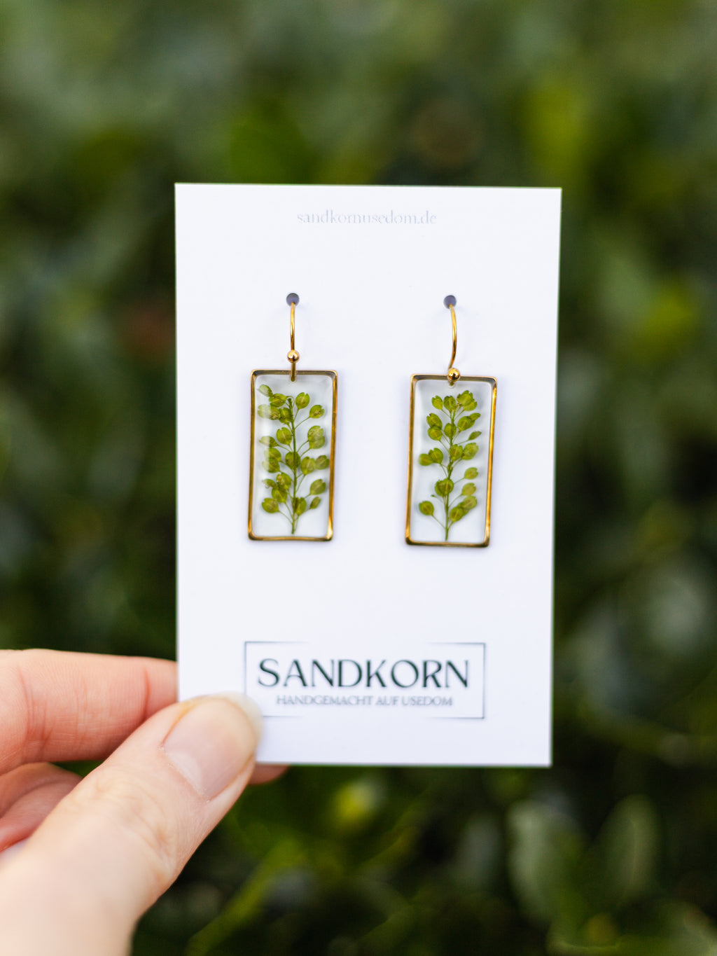 Kolczyki z zielonymi liśćmi