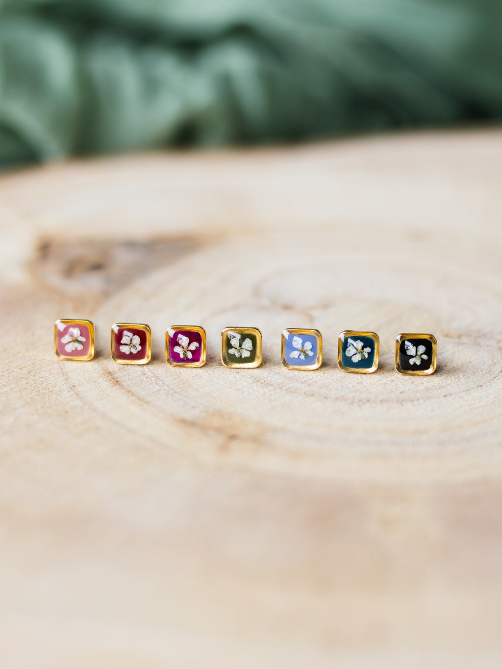 Mini-Ohrstecker mit echten Blüten in verschiedenen Farben | Usedom Schmuck | Naturschmuck | Blumenschmuck | Ohrstecker für Kinder | Regenbogen Schmuck