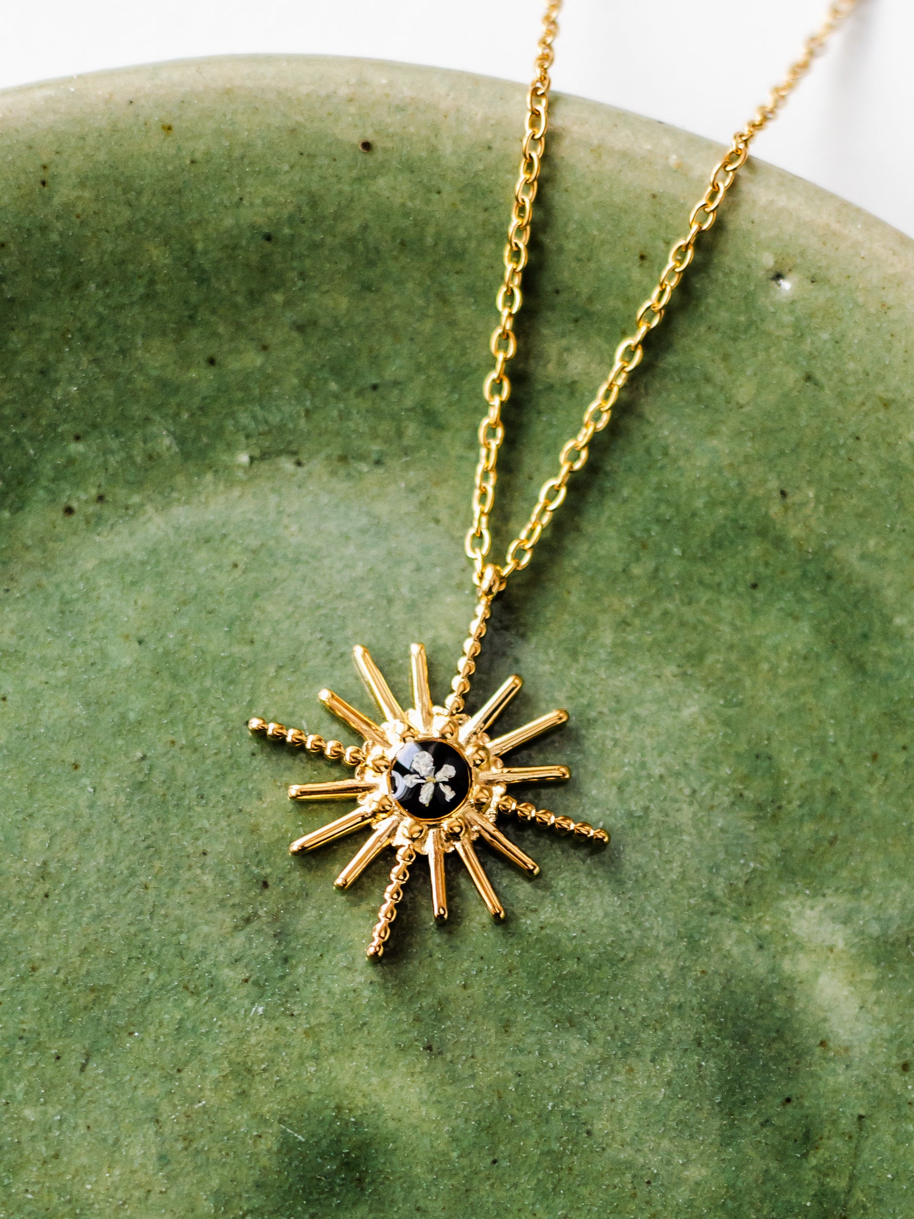 Halskette mit Sonne und Wilder Möhre