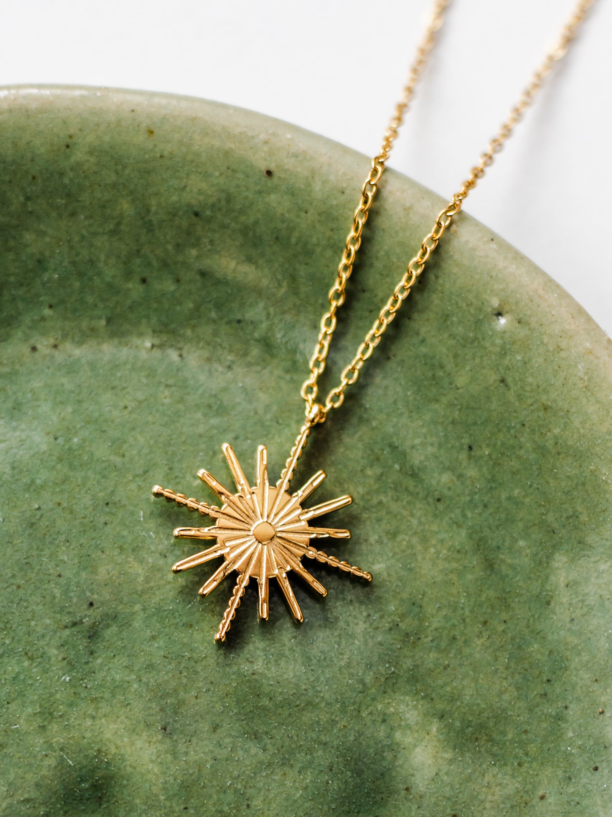 Halskette mit Sonne und Wilder Möhre