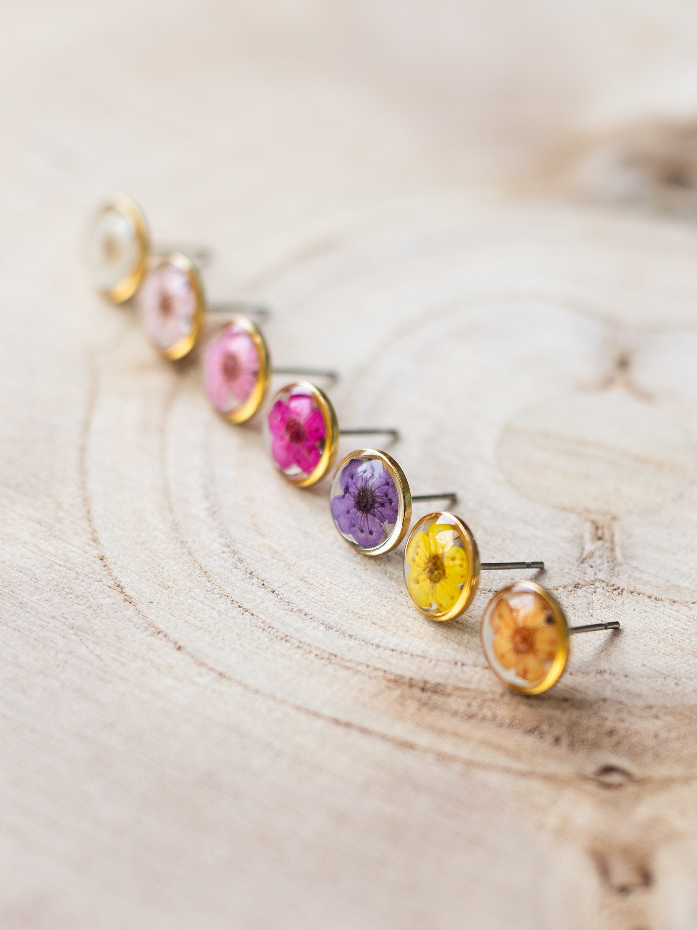 Miniaturowe kolczyki z dziką marchewką