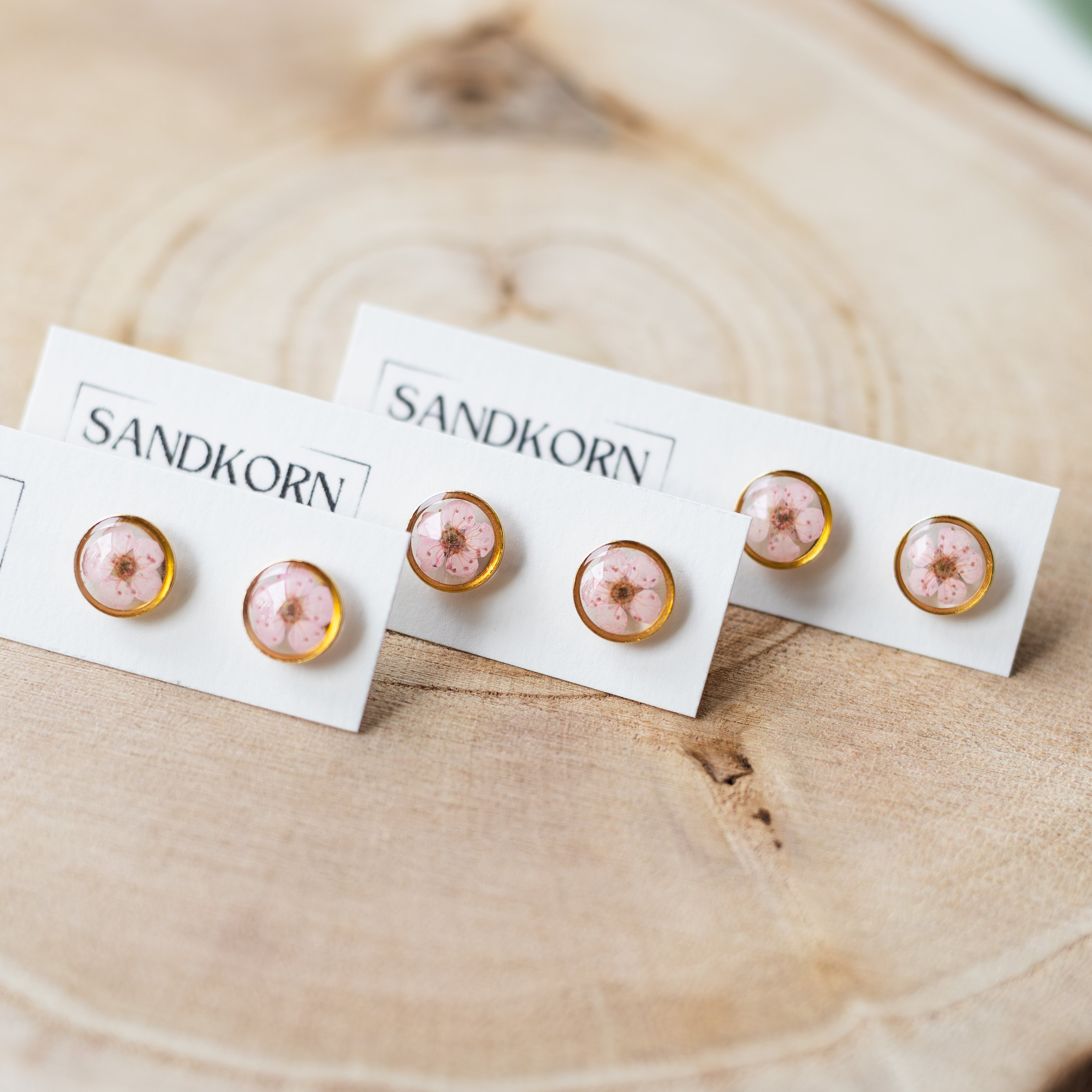 Miniaturowe kolczyki z dziką marchewką