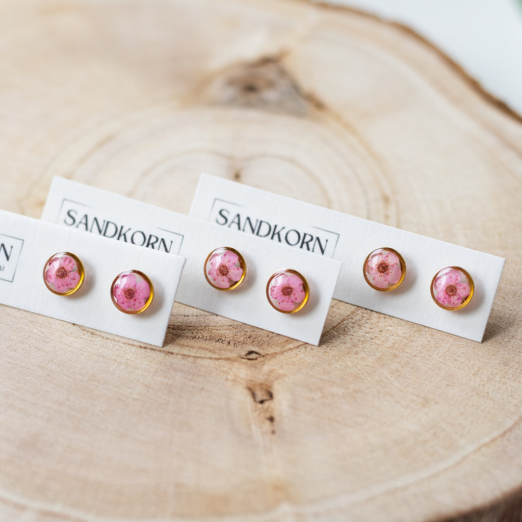 Miniaturowe kolczyki z dziką marchewką