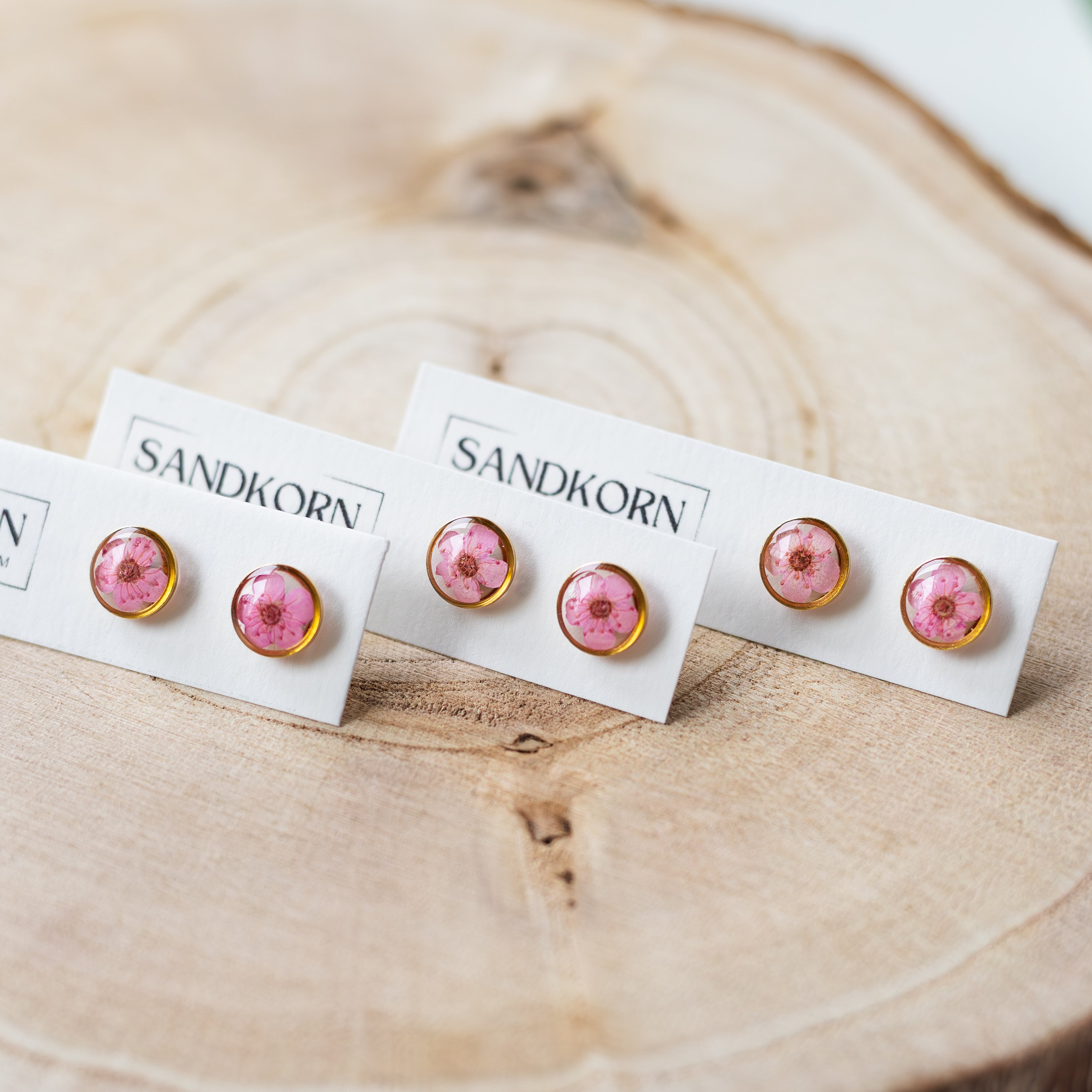 Miniaturowe kolczyki z dziką marchewką