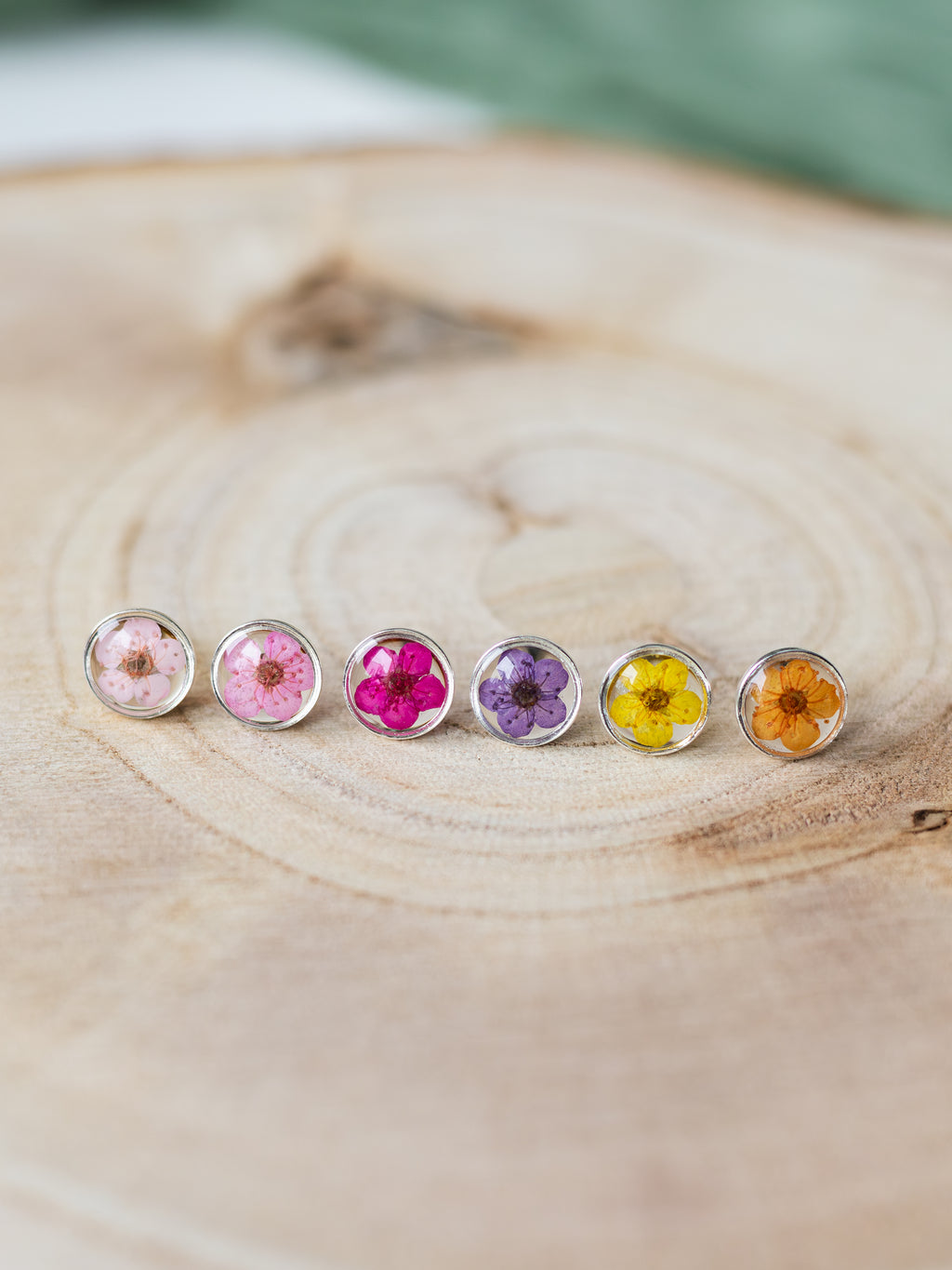 Miniaturowe kolczyki z dziką marchewką